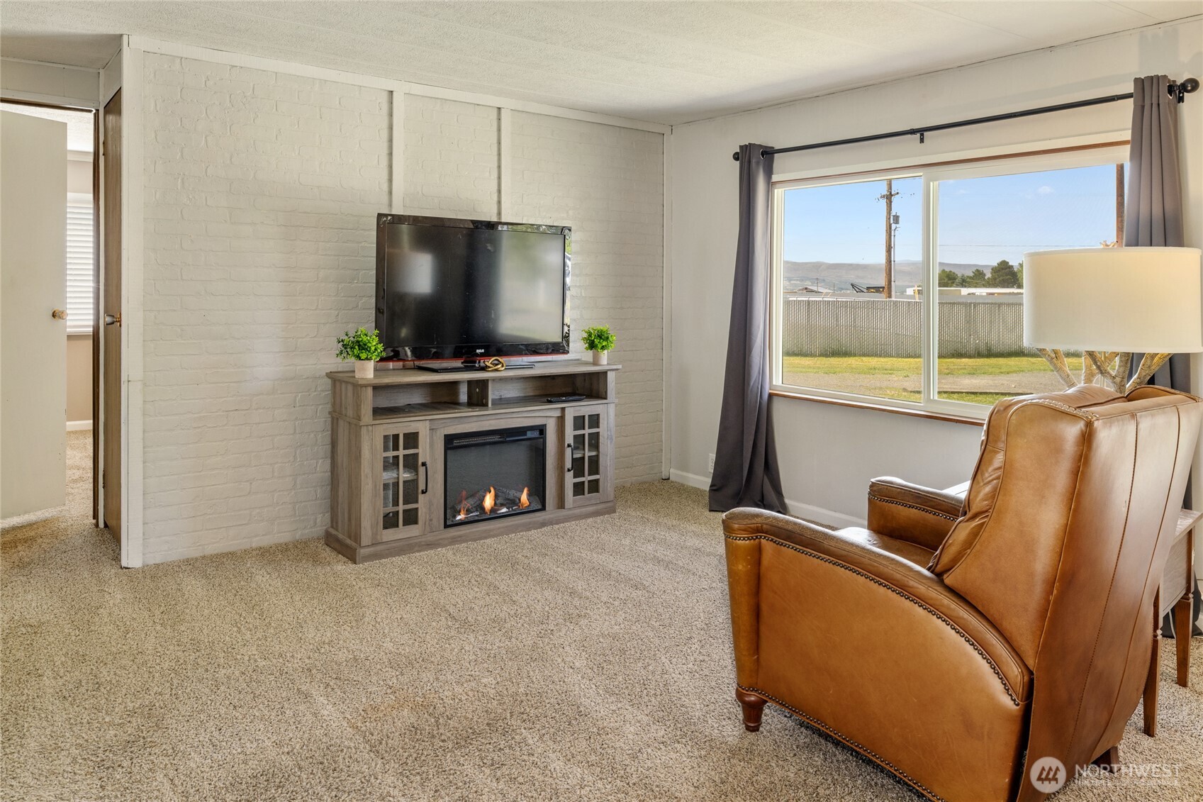 108 S Clark Street Property Photo 8