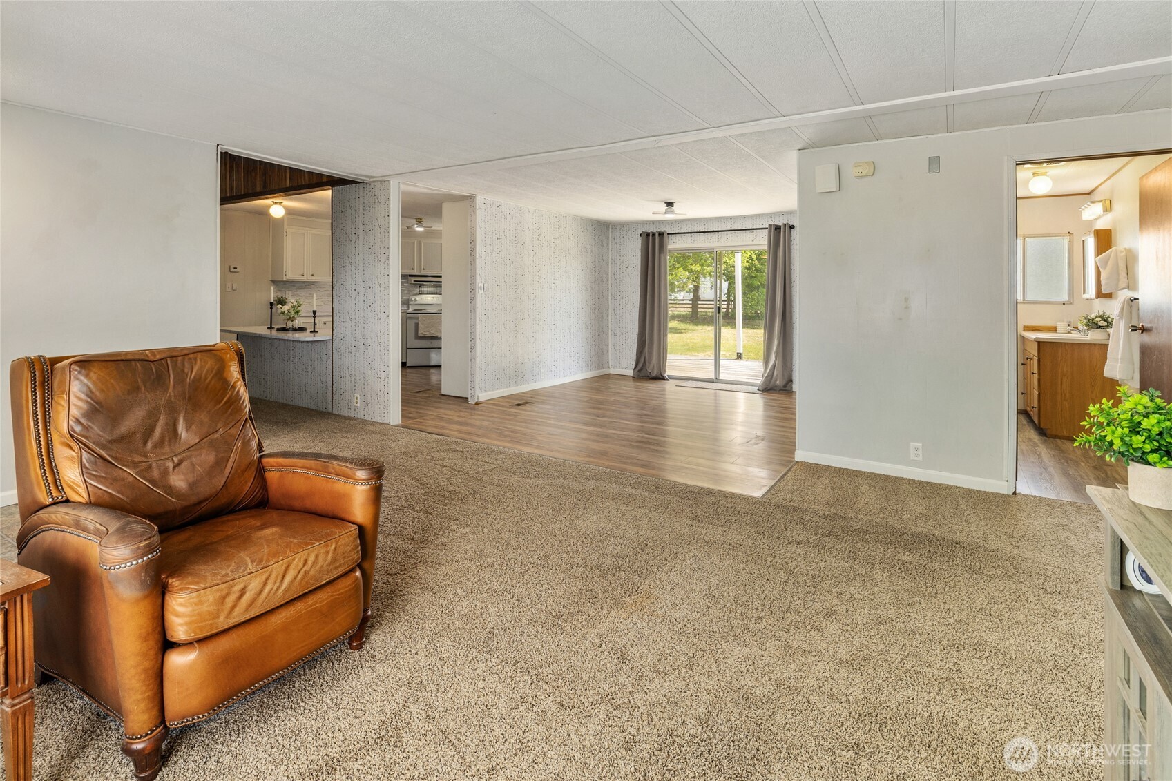 108 S Clark Street Property Photo 9