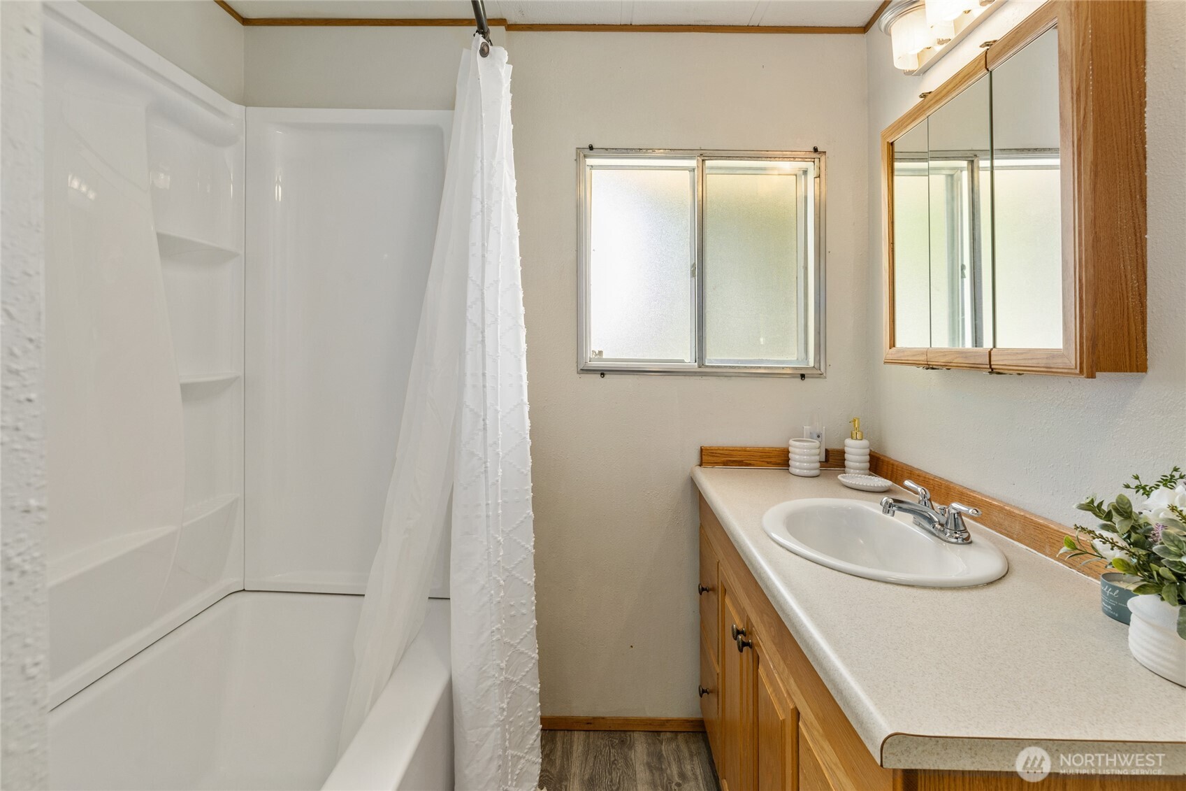 108 S Clark Street Property Photo 11