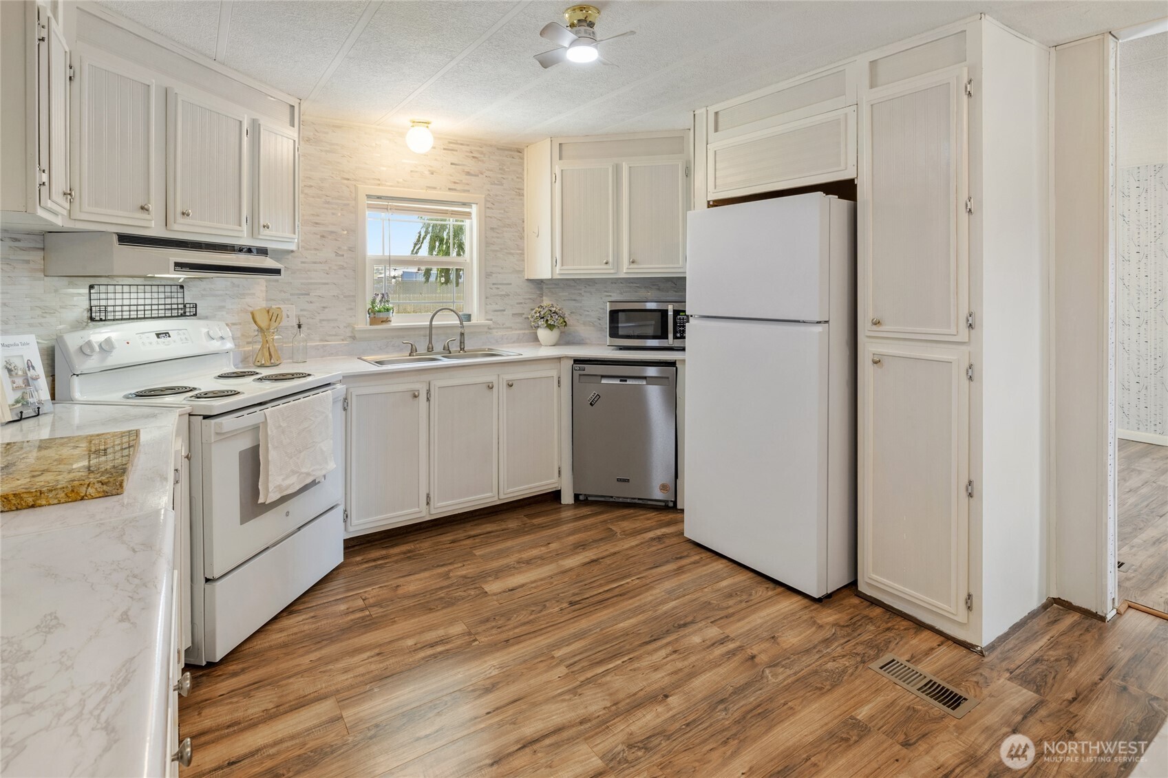 108 S Clark Street Property Photo 19