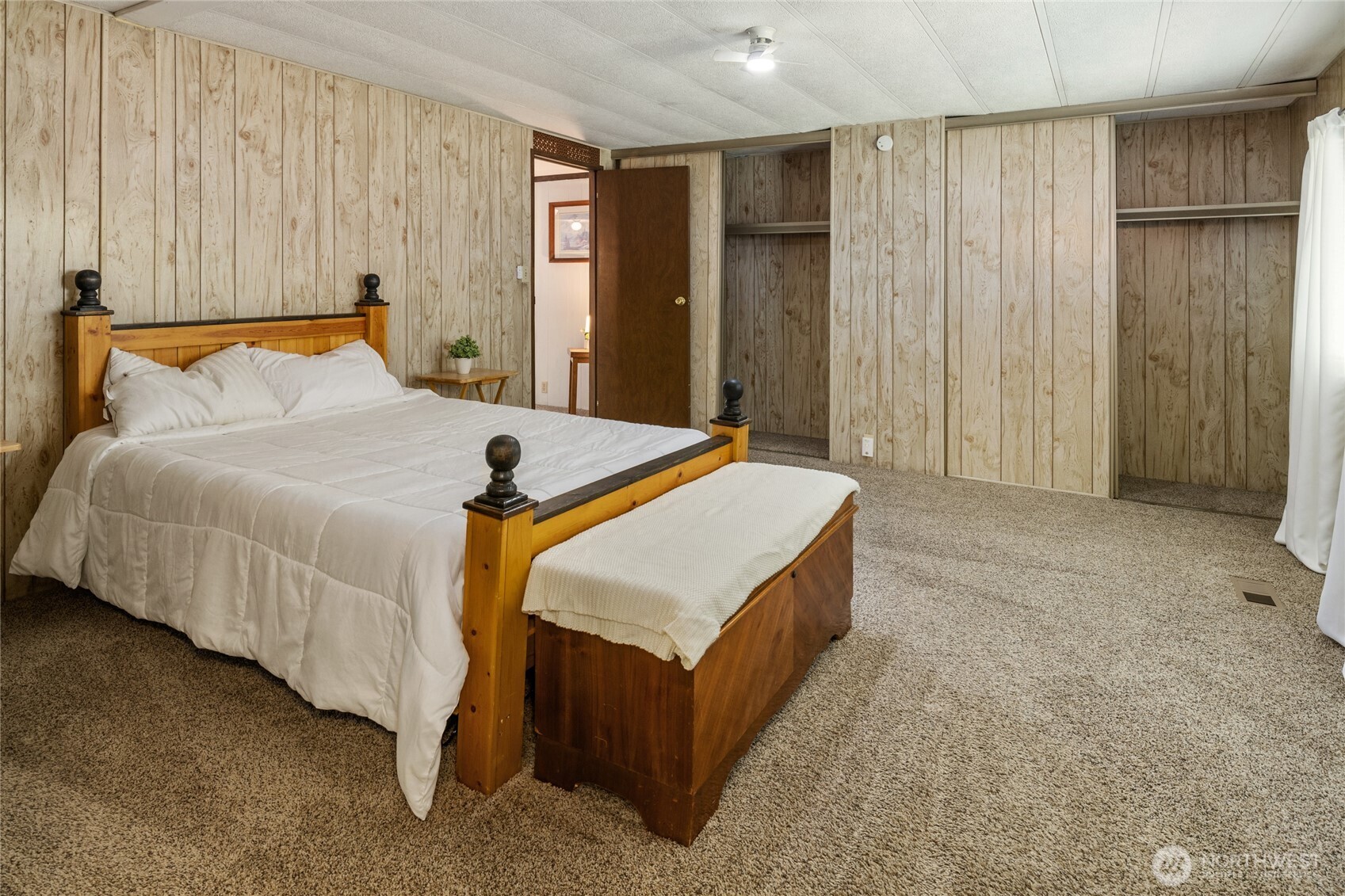108 S Clark Street Property Photo 27