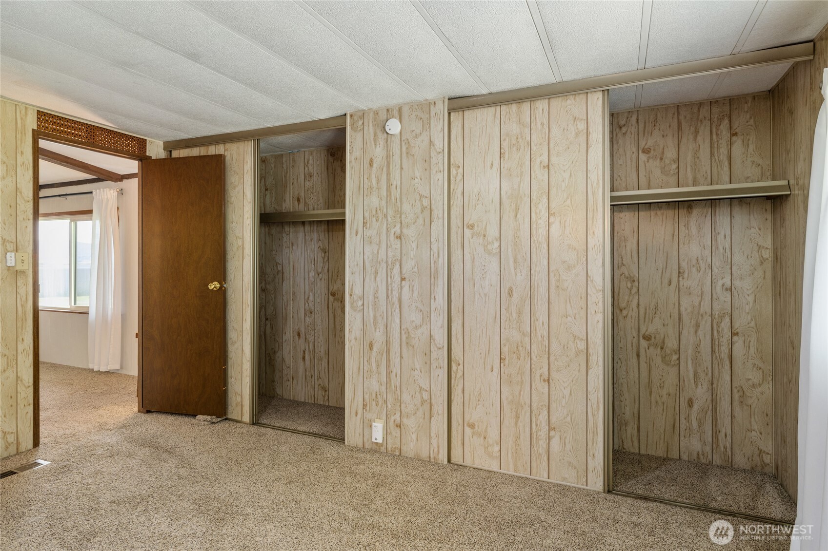 108 S Clark Street Property Photo 28