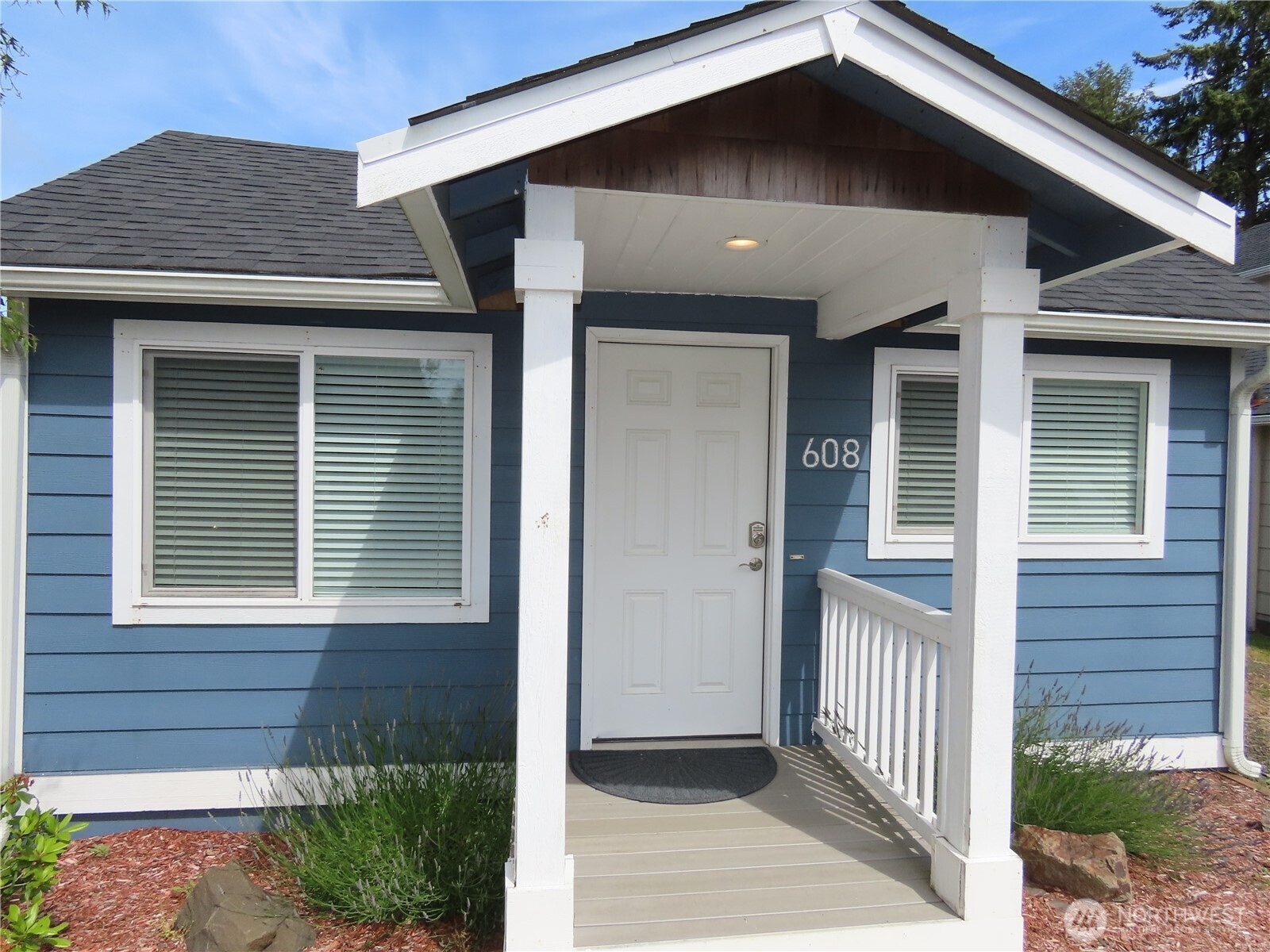 608 S Forrest Street Property Photo 3