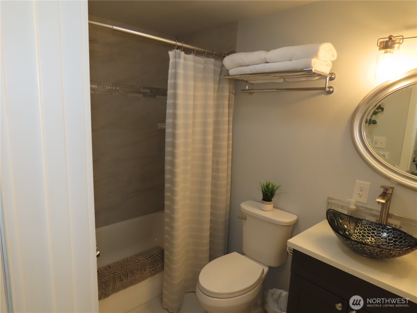 608 S Forrest Street Property Photo 15