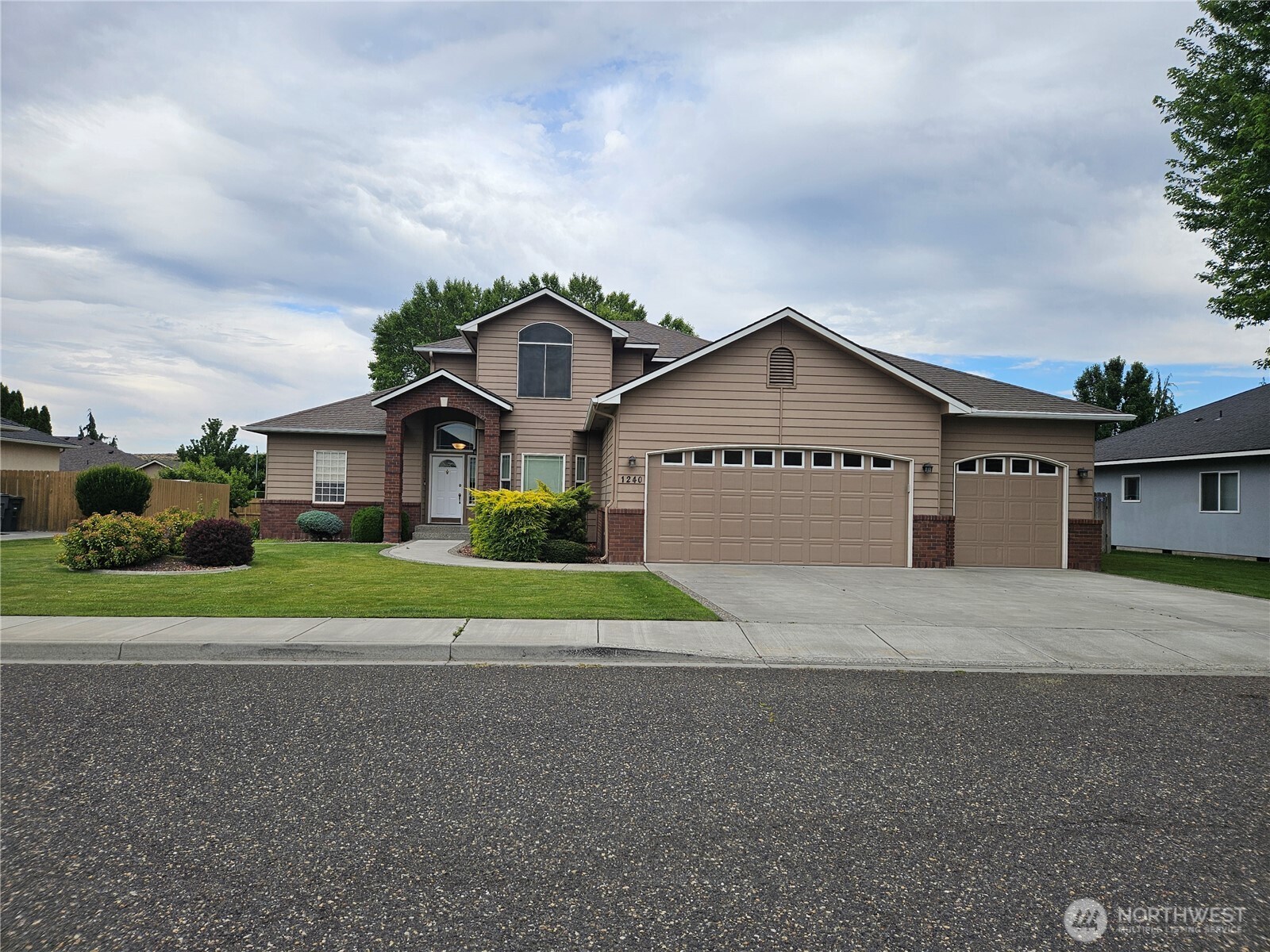 1240 Vintage Road Property Photo 1