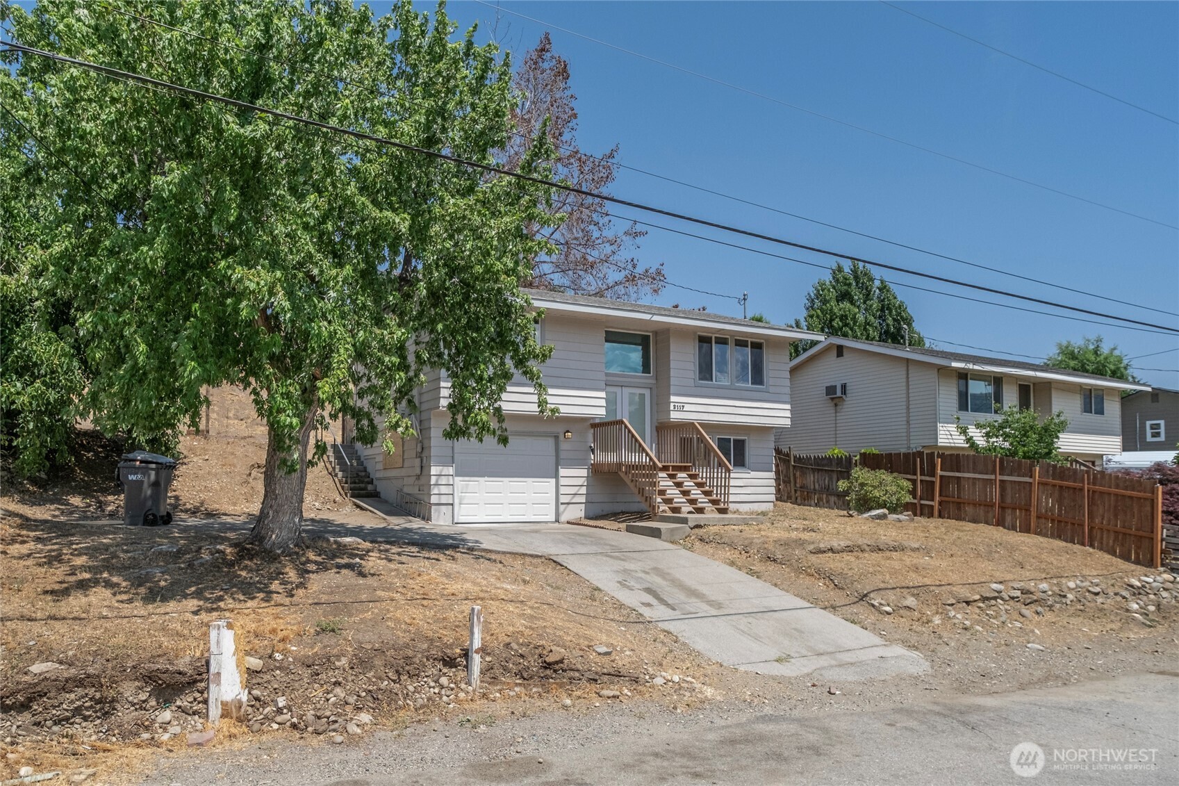 2117 S Majestic Drive Property Photo 1