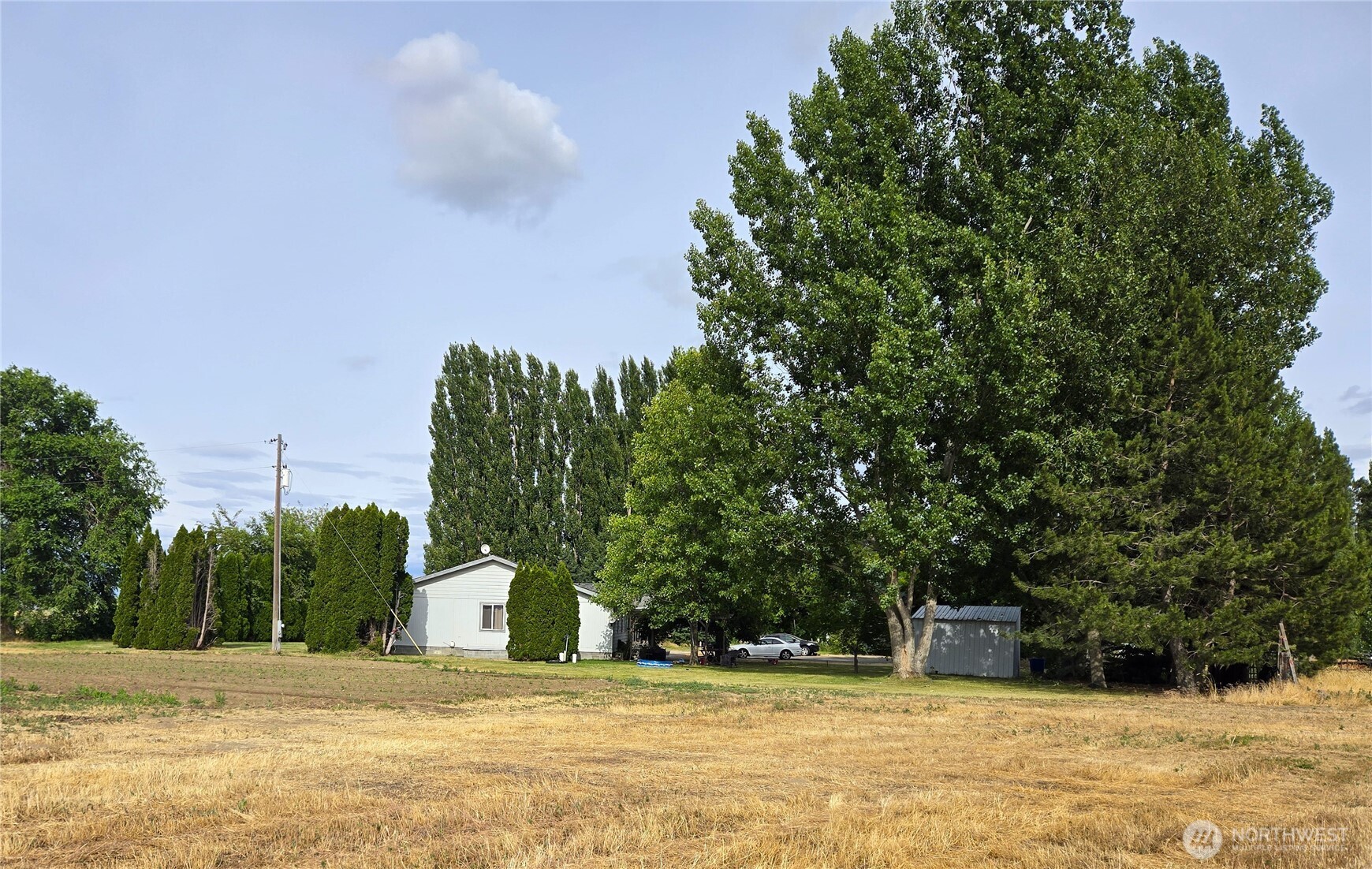 1830 W Black Arrow Lane Property Photo 1