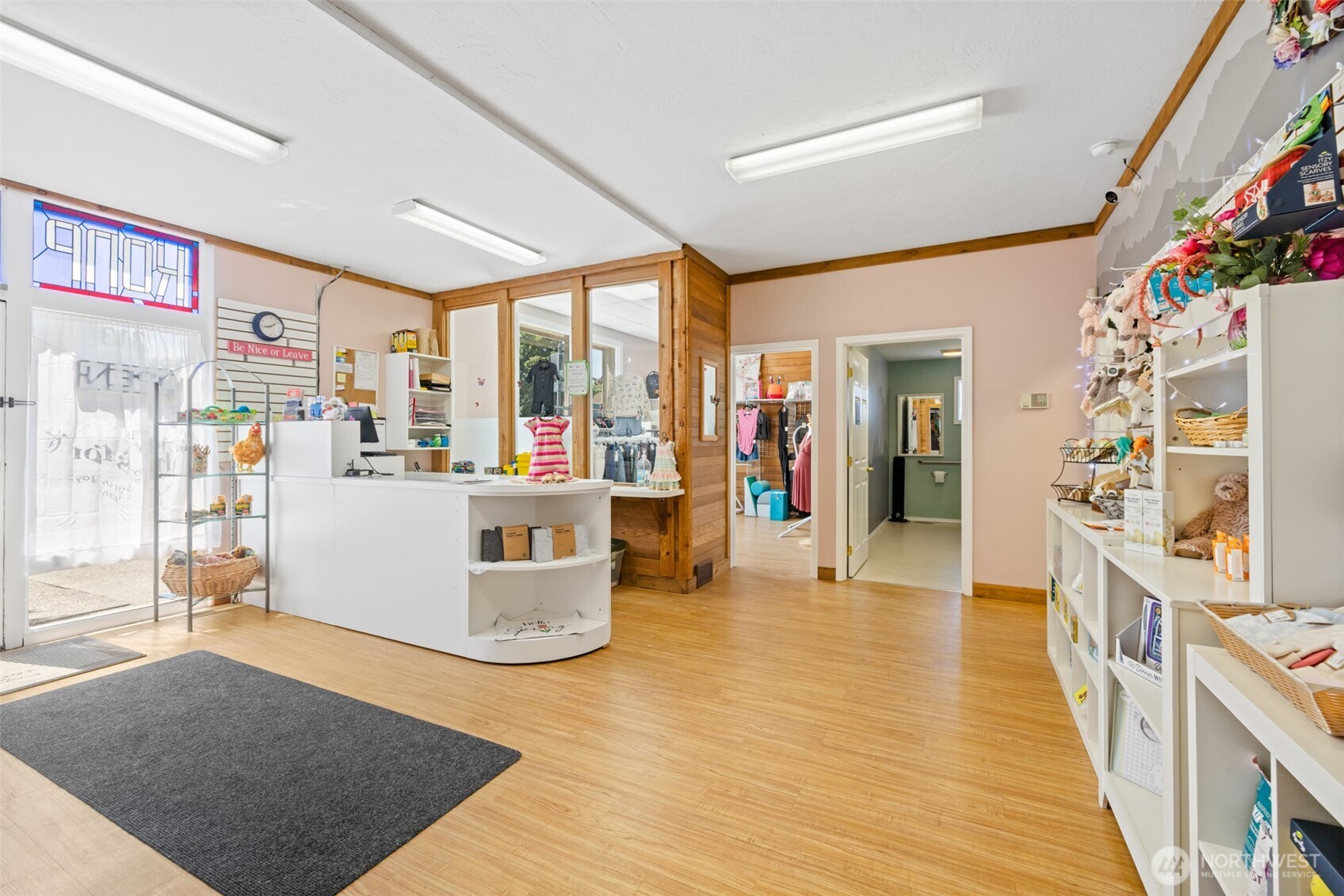 313 W First Street Store Property Photo 15