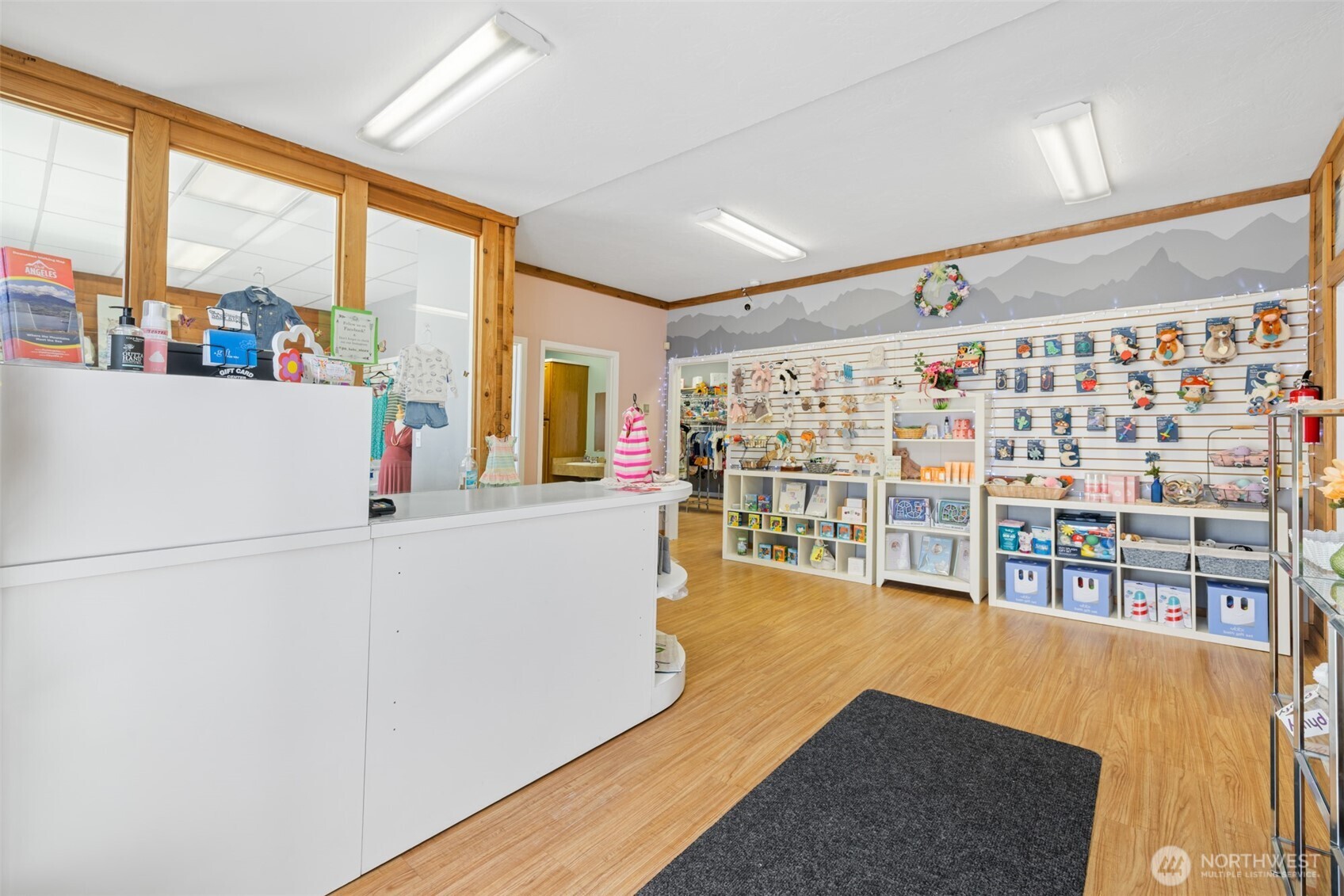 313 W First Street Store Property Photo 17