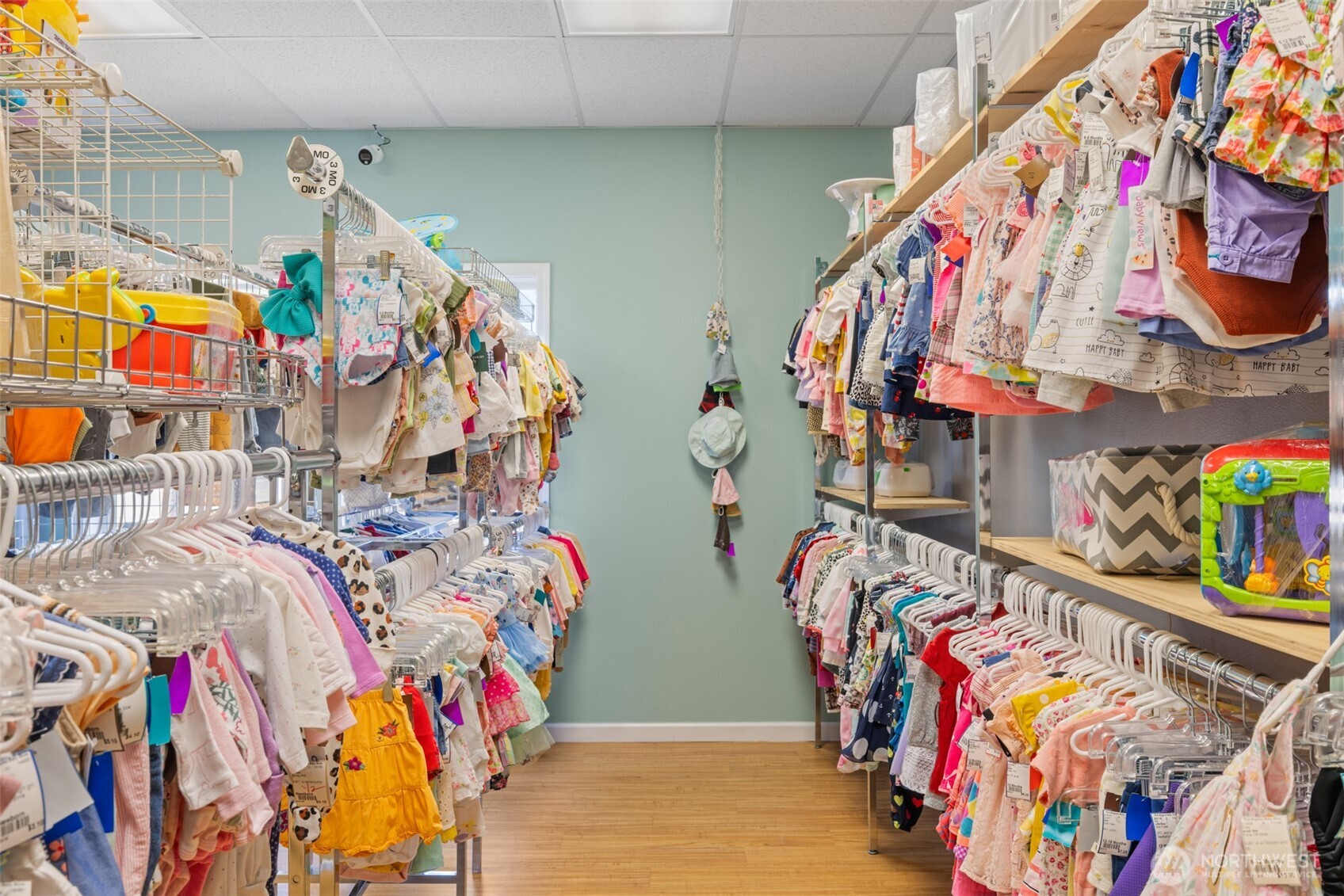 313 W First Street Store Property Photo 23