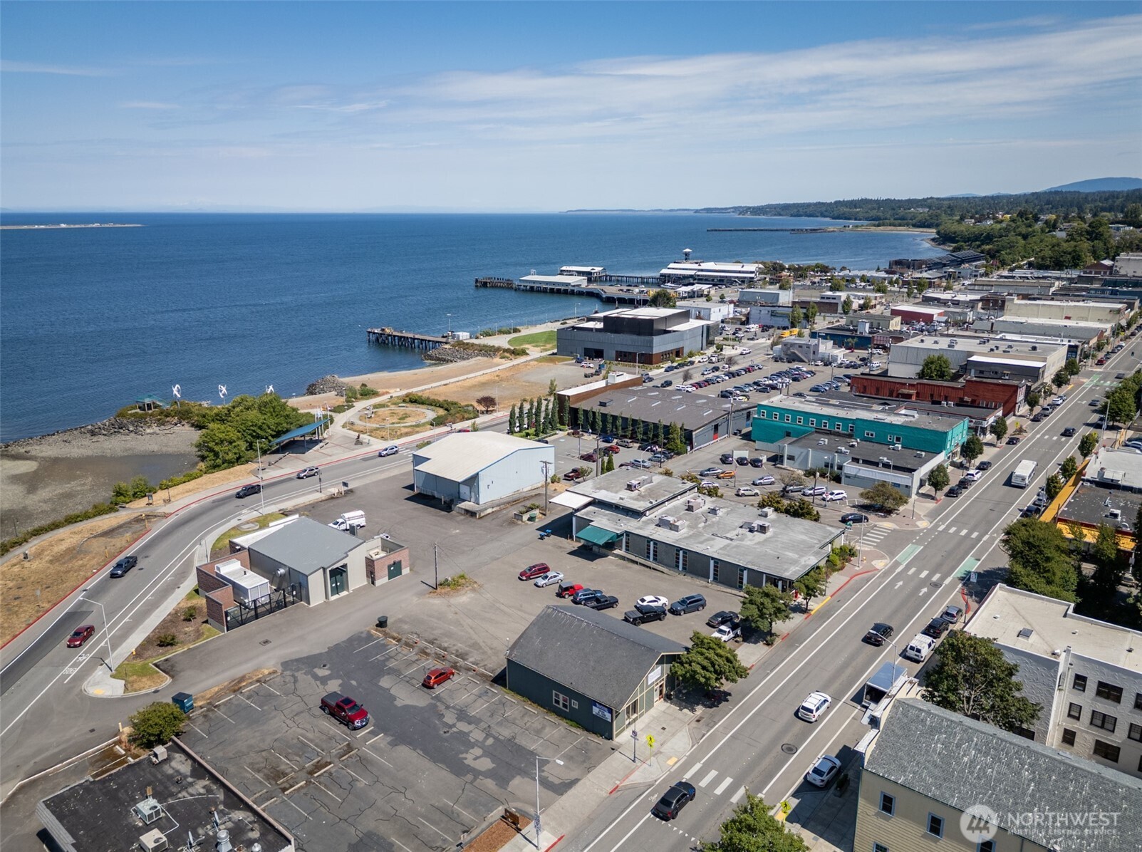 313 W First Street Store Property Photo 37