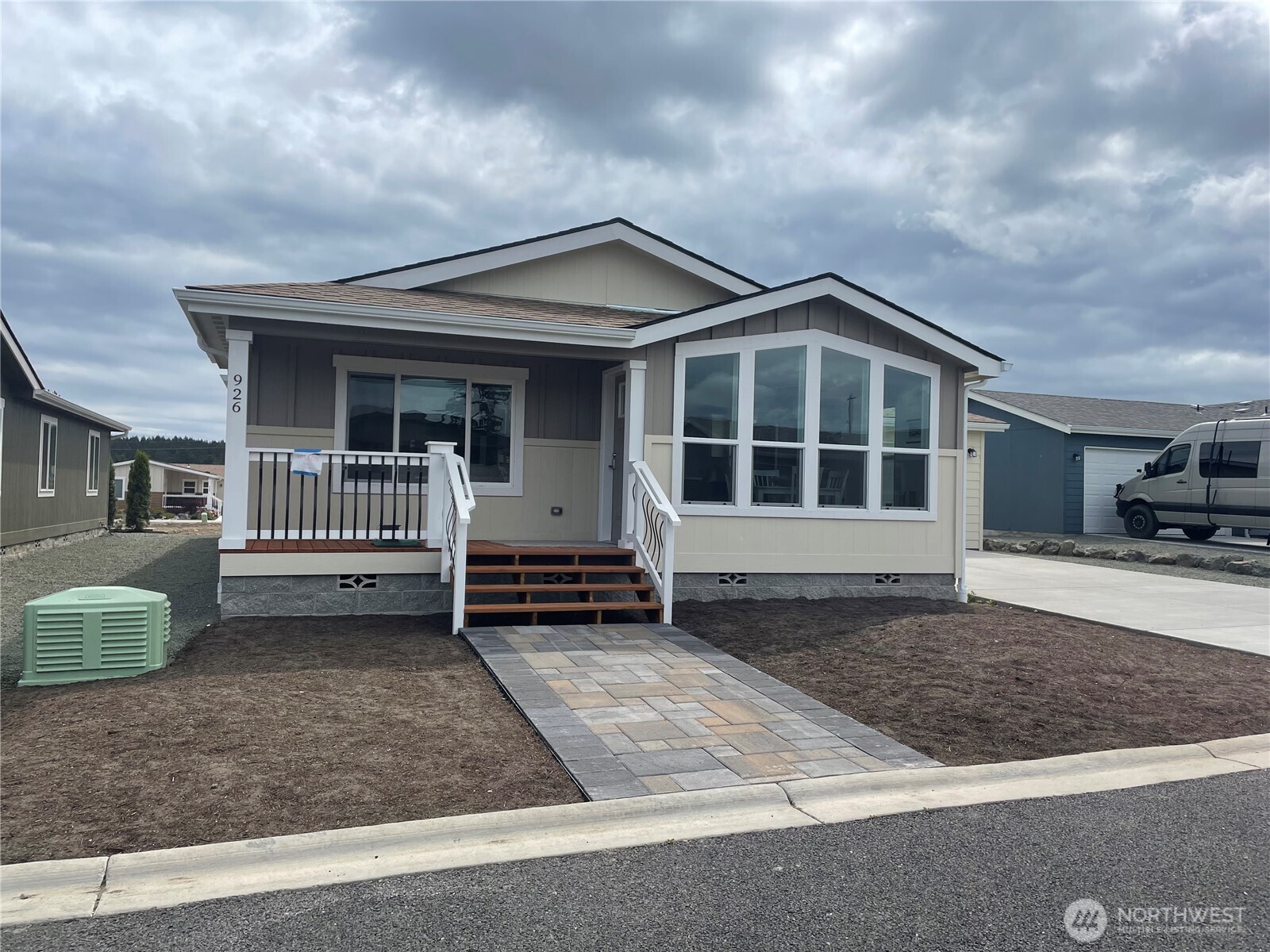 926 N Rock Rose Avenue Property Photo 2