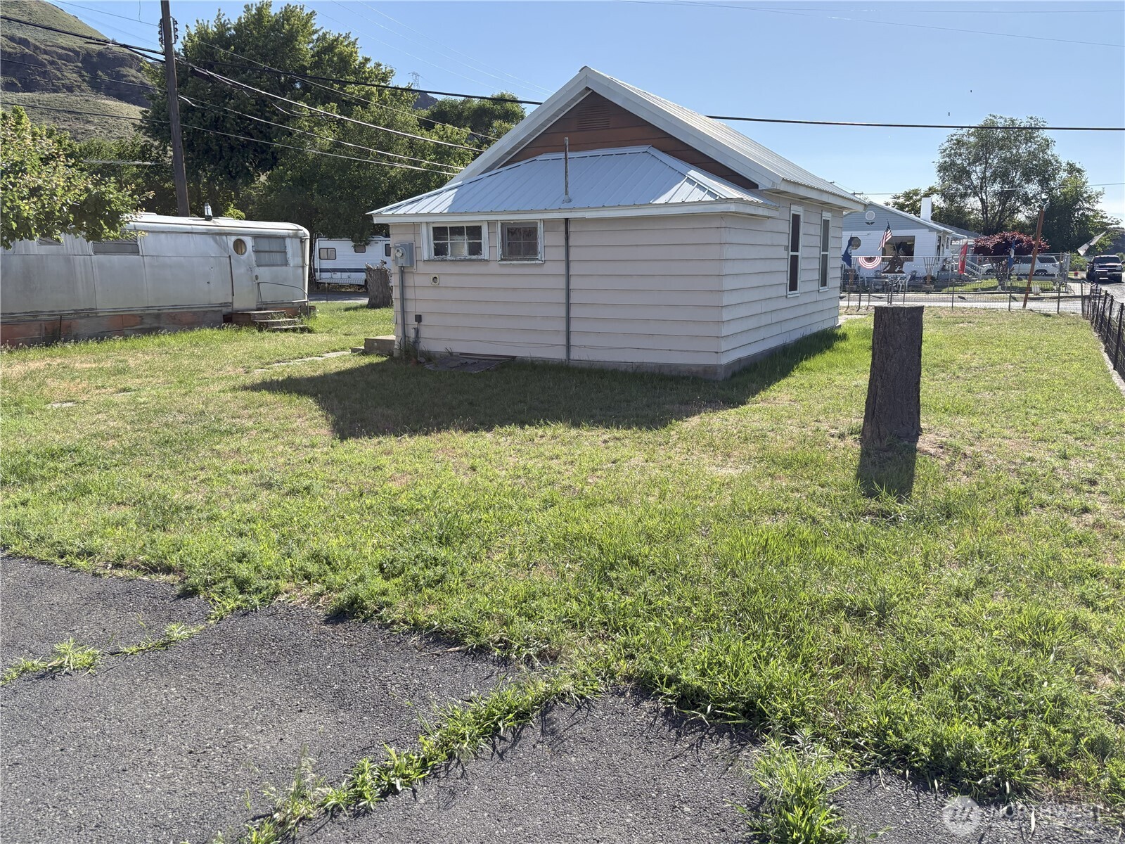 302 Roosevelt Property Photo 1