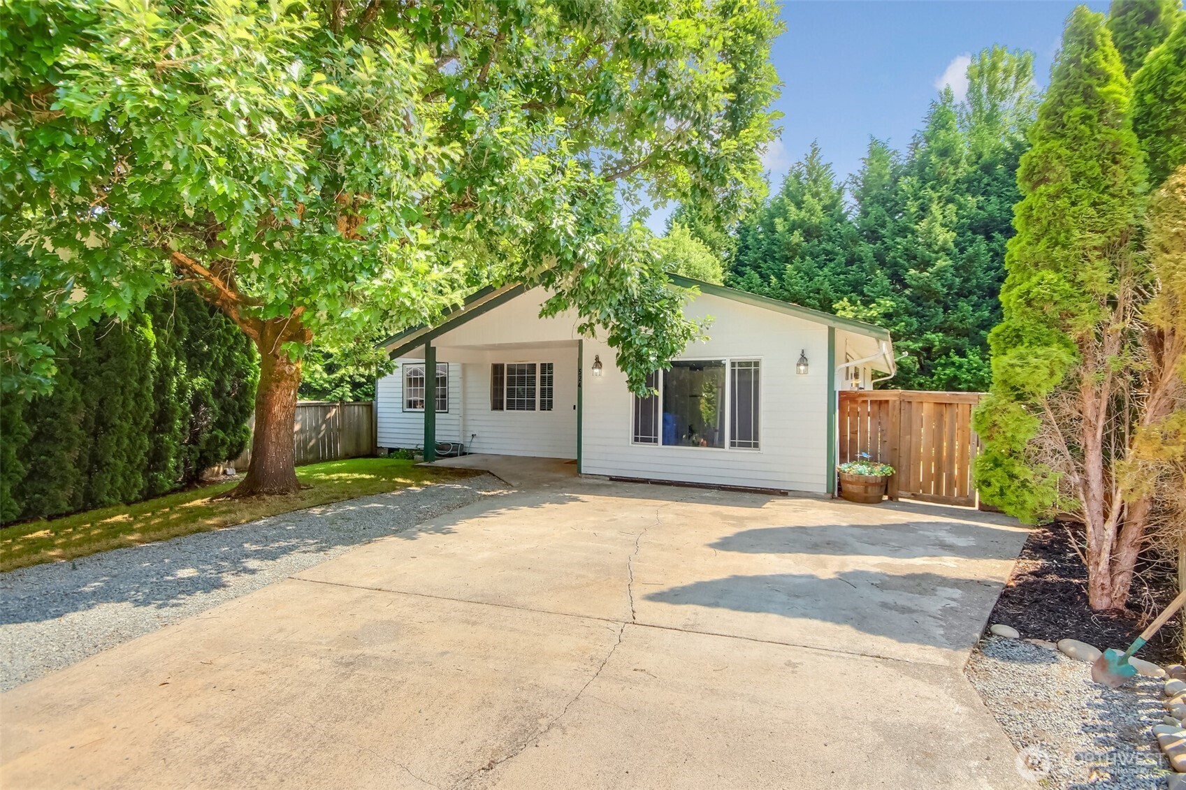 524 Brown Street Property Photo 1
