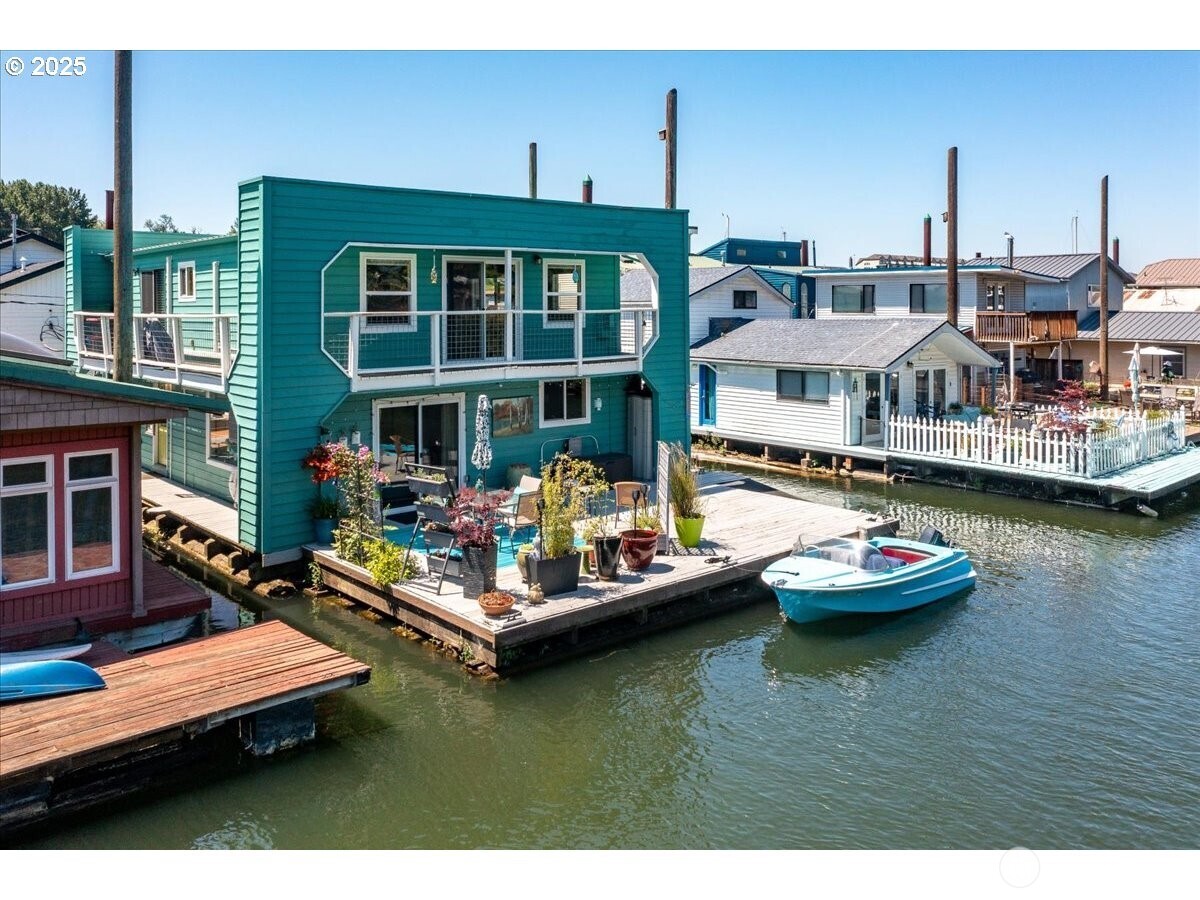 414 N Tomahawk Island Drive