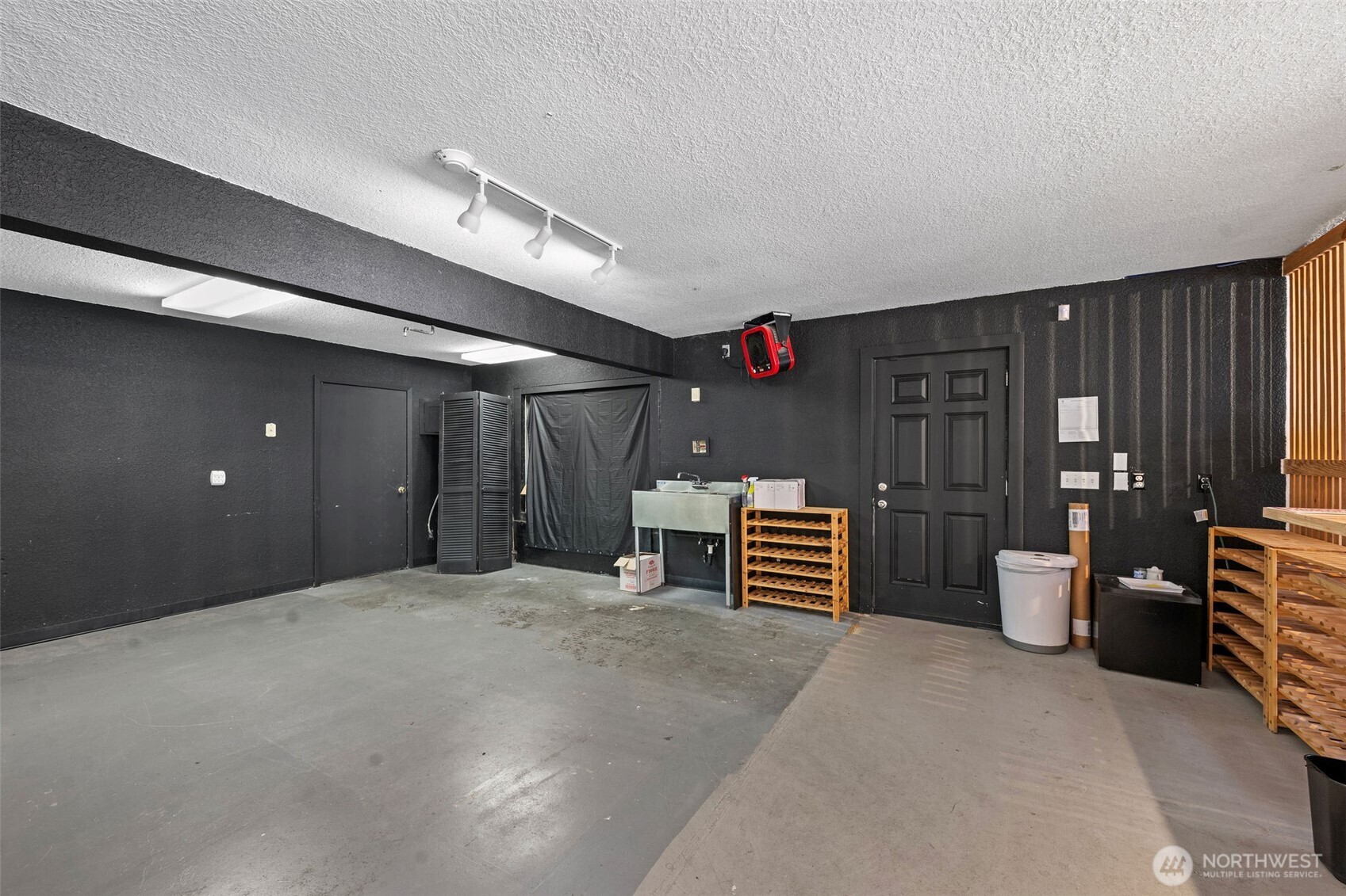 3811 Pacific Way Property Photo 8