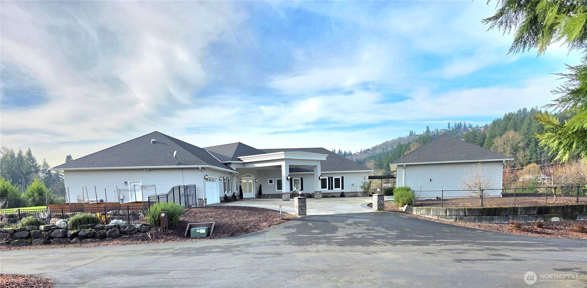 2567 Lewis River Road Property Photo 2