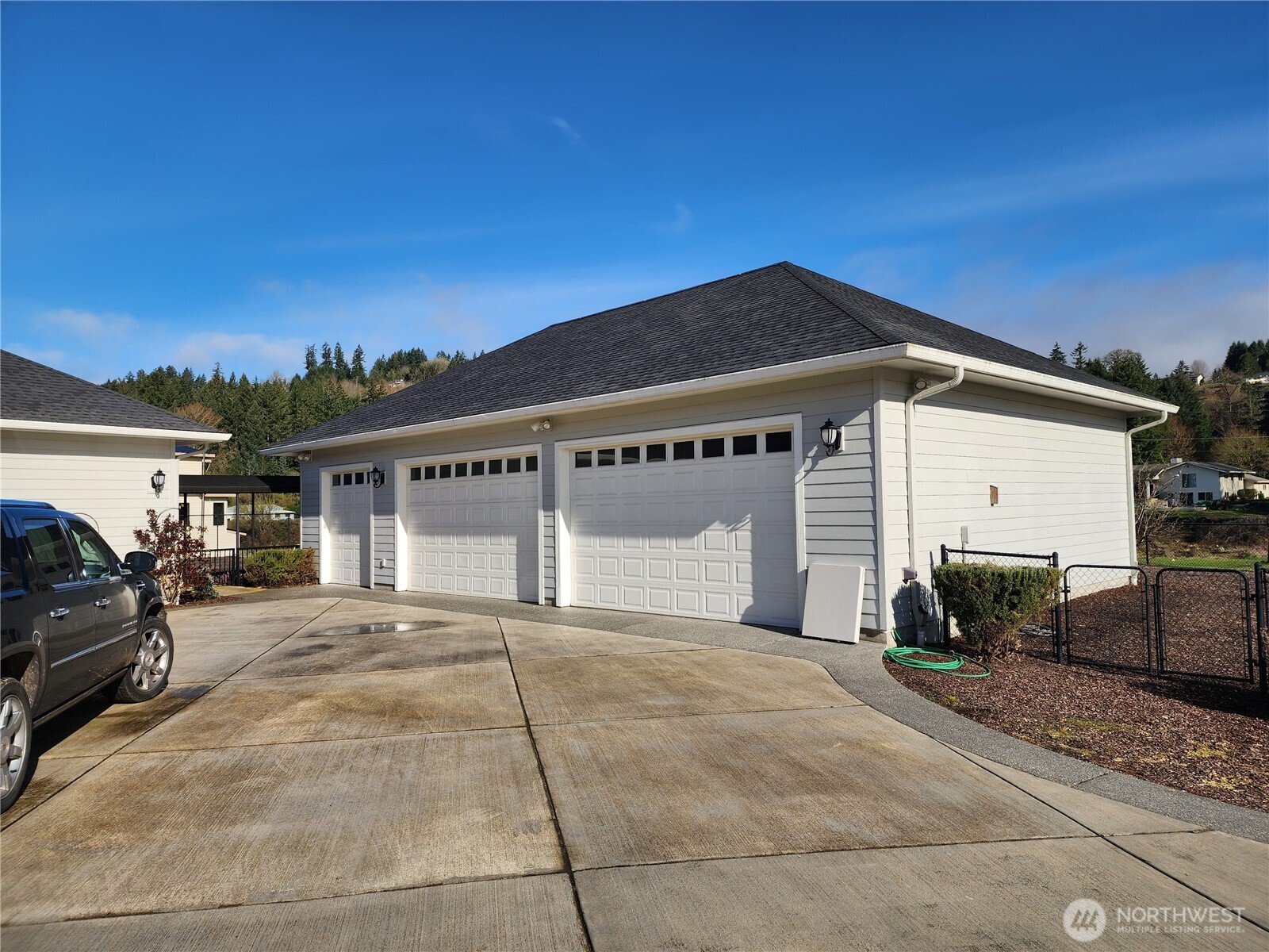 2567 Lewis River Road Property Photo 3