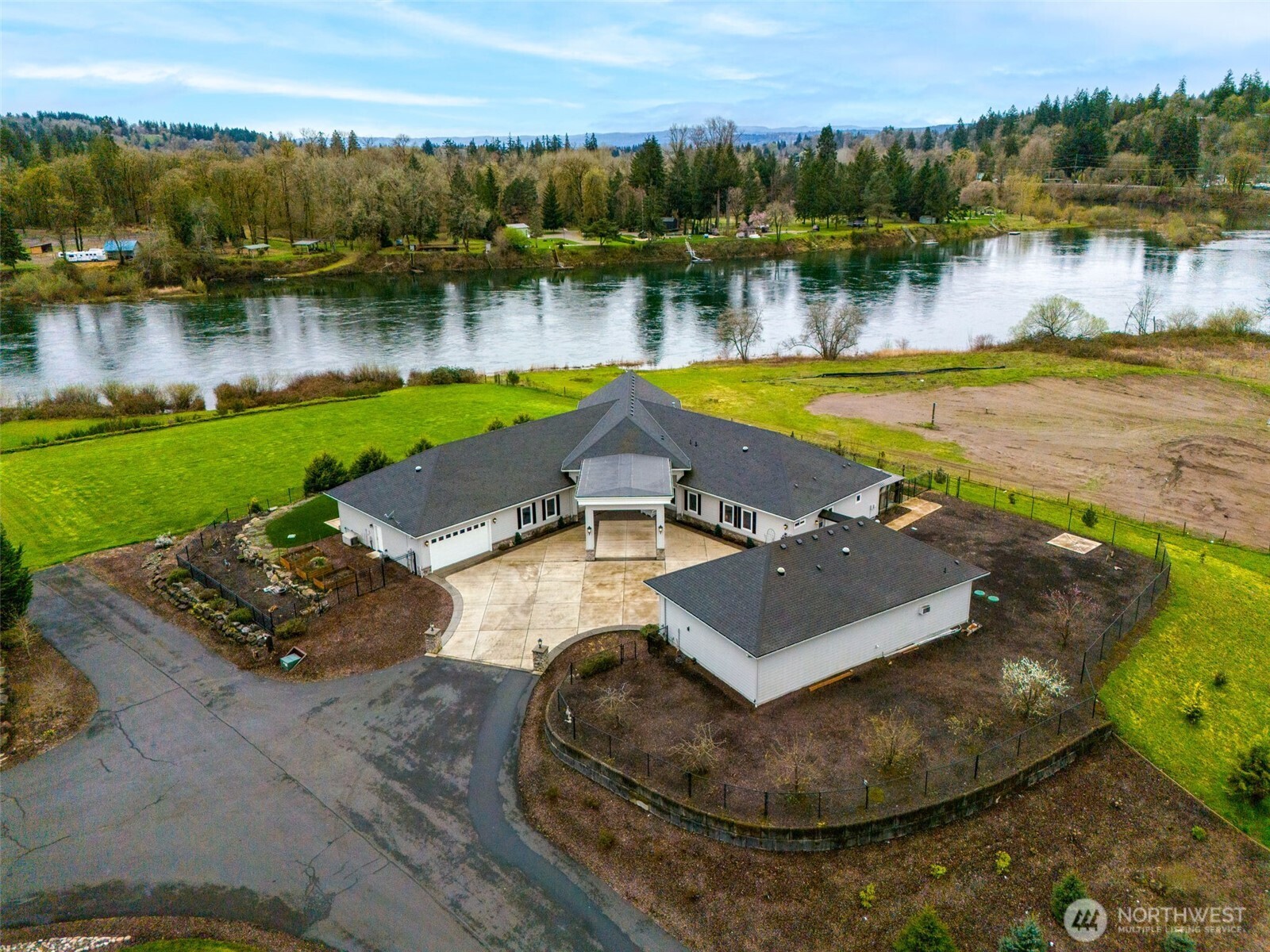 2567 Lewis River Road Property Photo 14