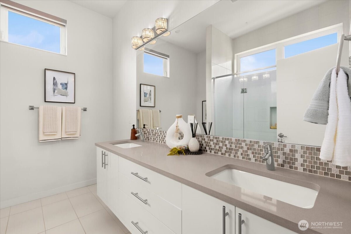 4603 S Juneau Street Property Photo 15