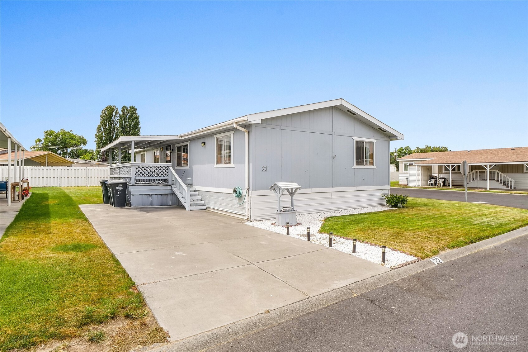 2240 W Broadway Avenue 22