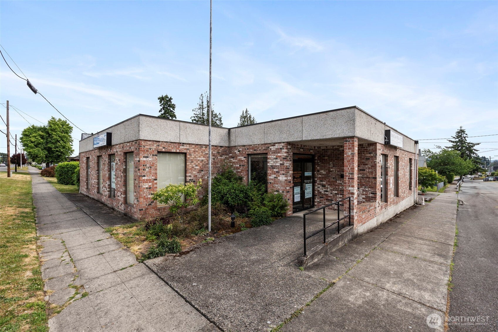 409 S Market Boulevard Property Photo 1