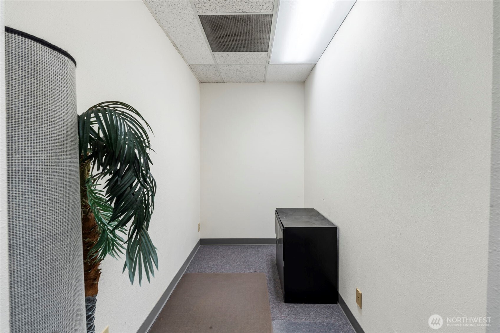 409 S Market Boulevard Property Photo 17