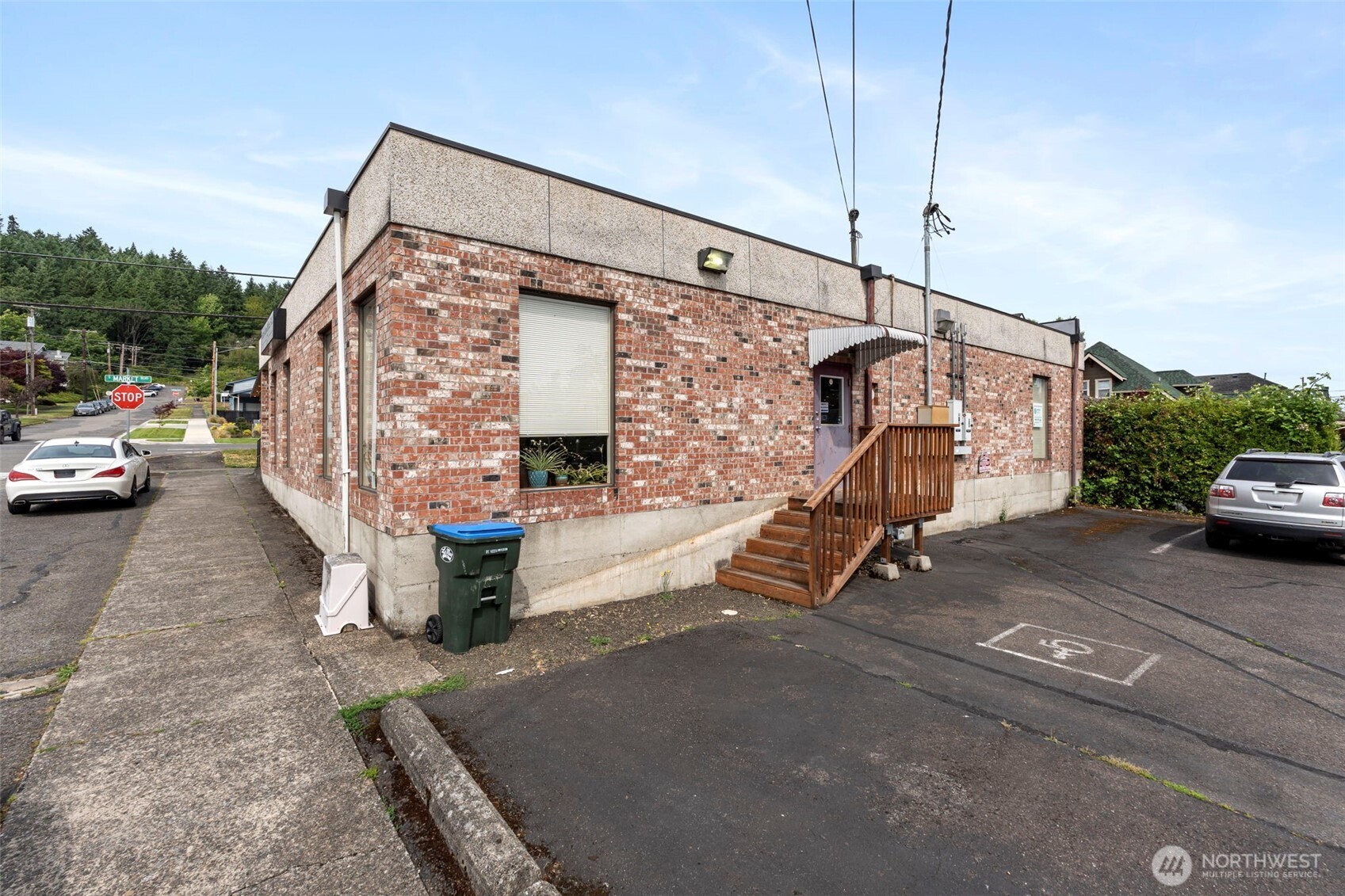 409 S Market Boulevard Property Photo 20