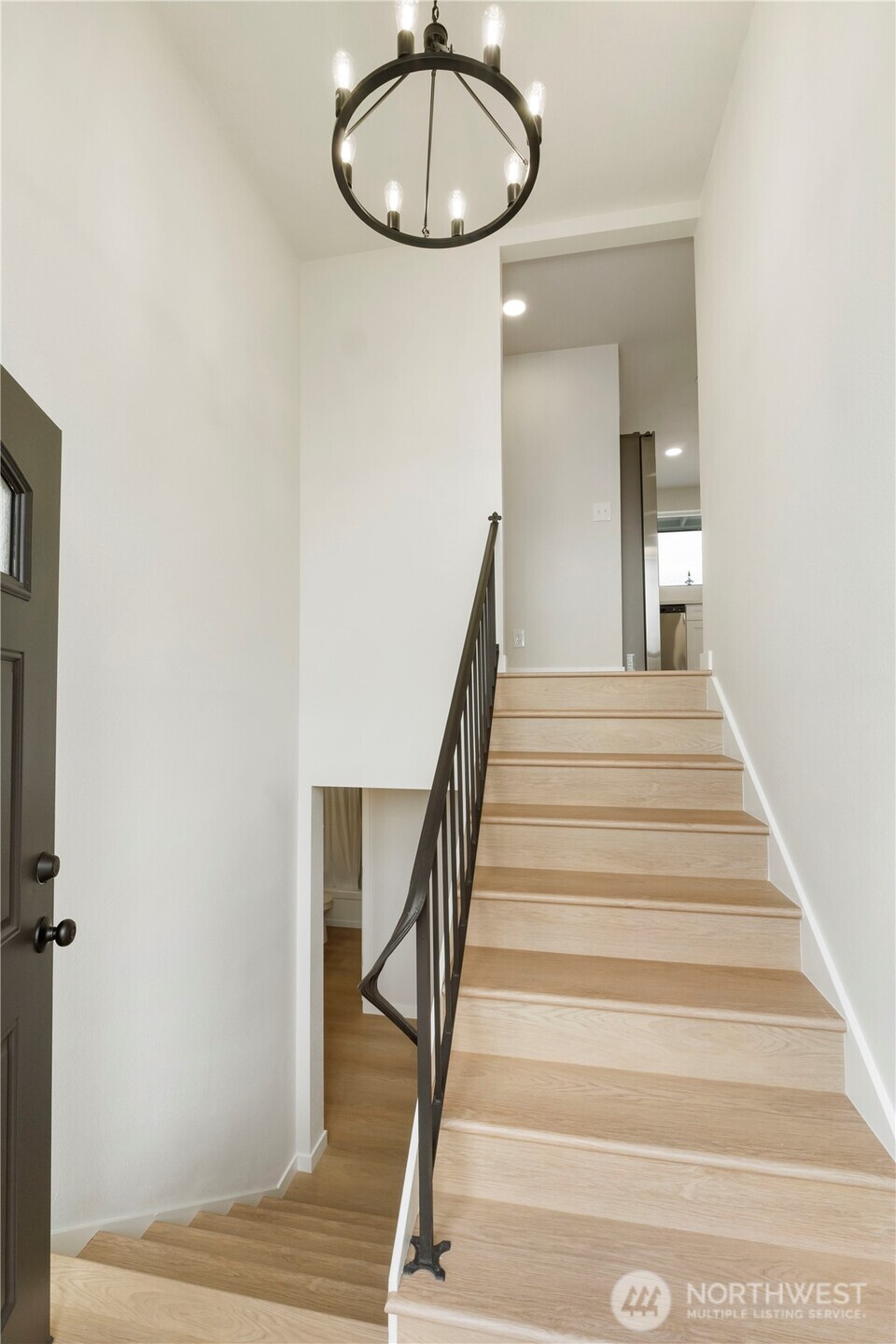 10805 105 Street Property Photo 8