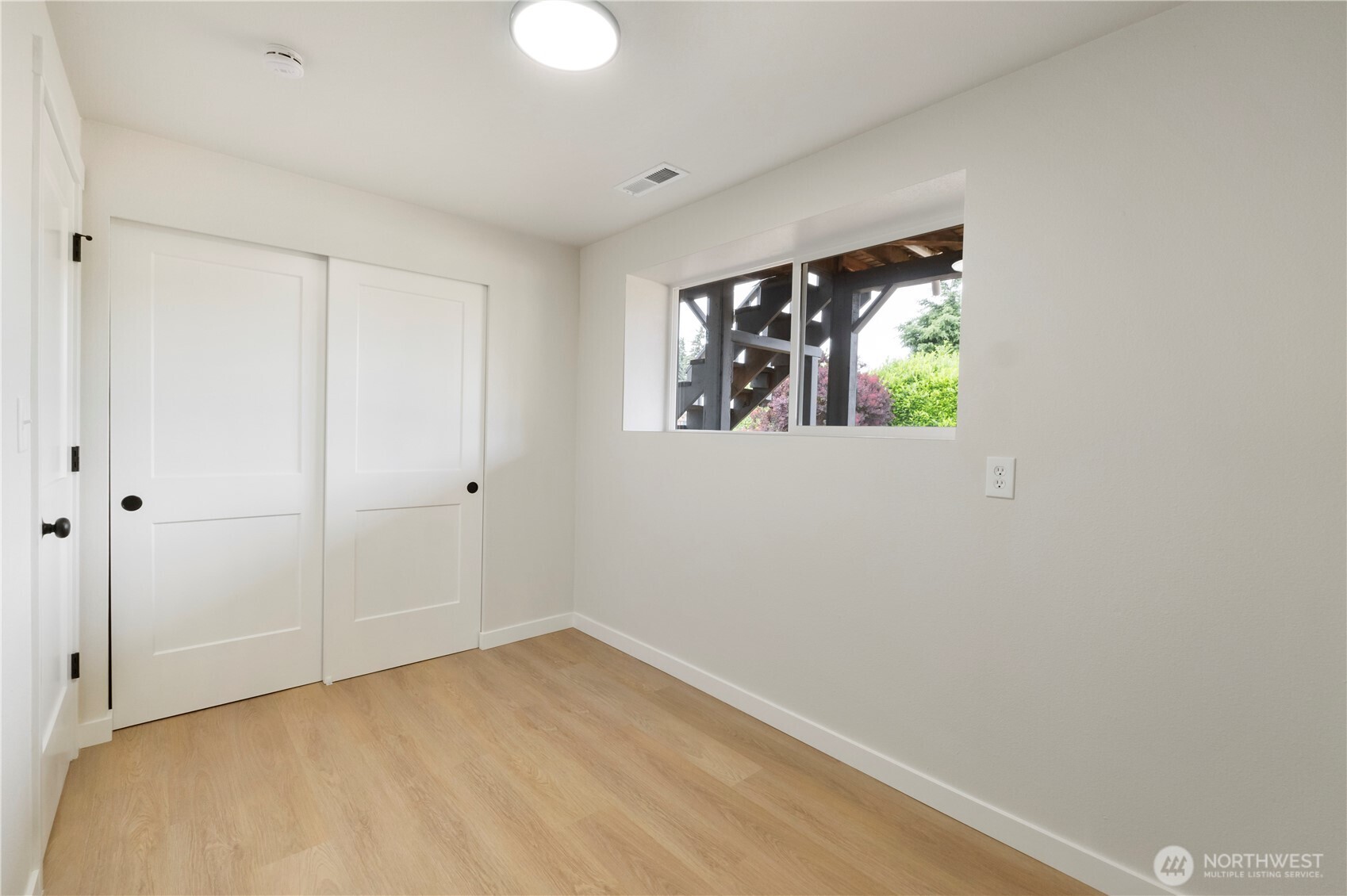10805 105 Street Property Photo 24