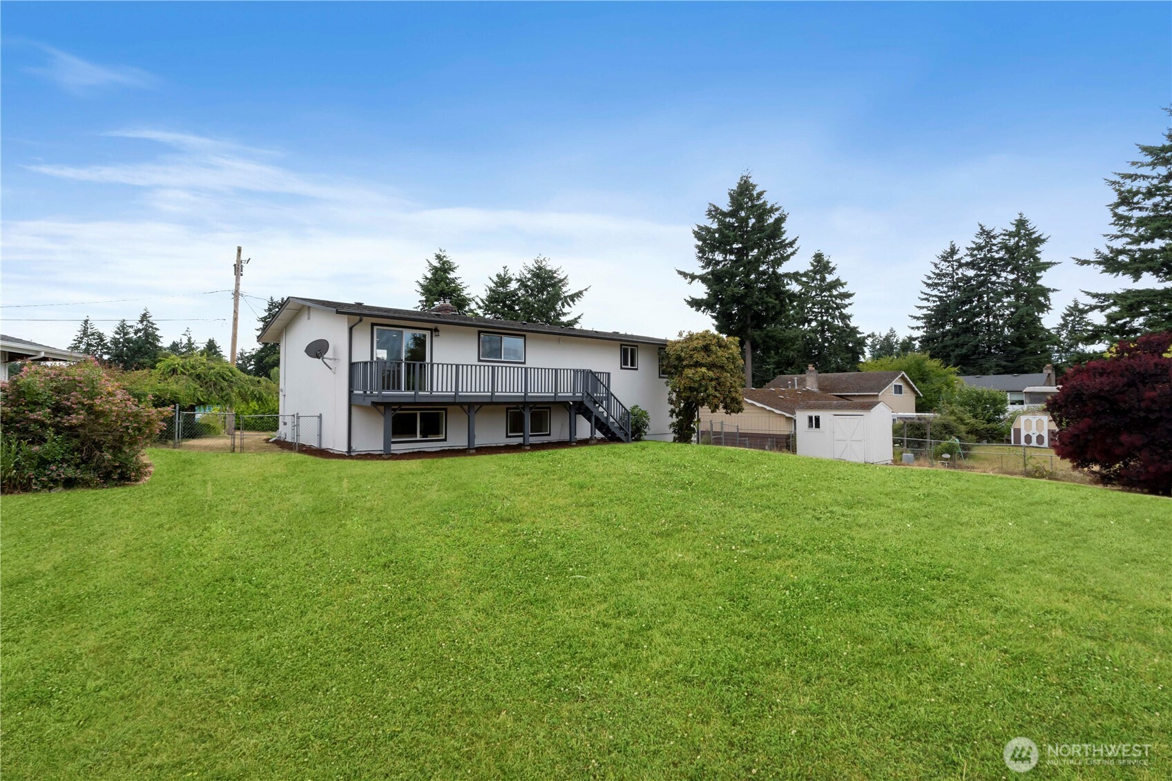 10805 105 Street Property Photo 27