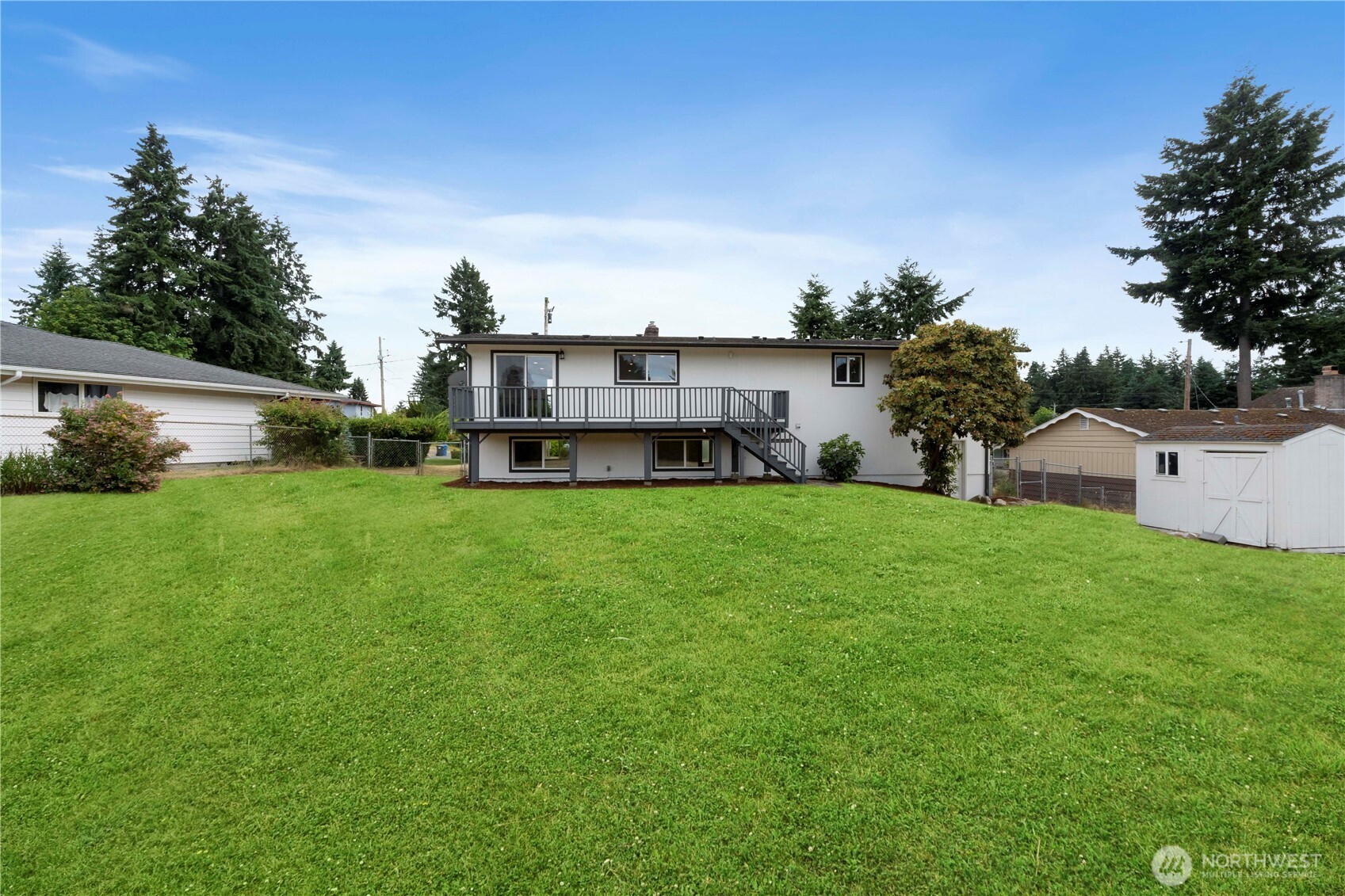 10805 105 Street Property Photo 28