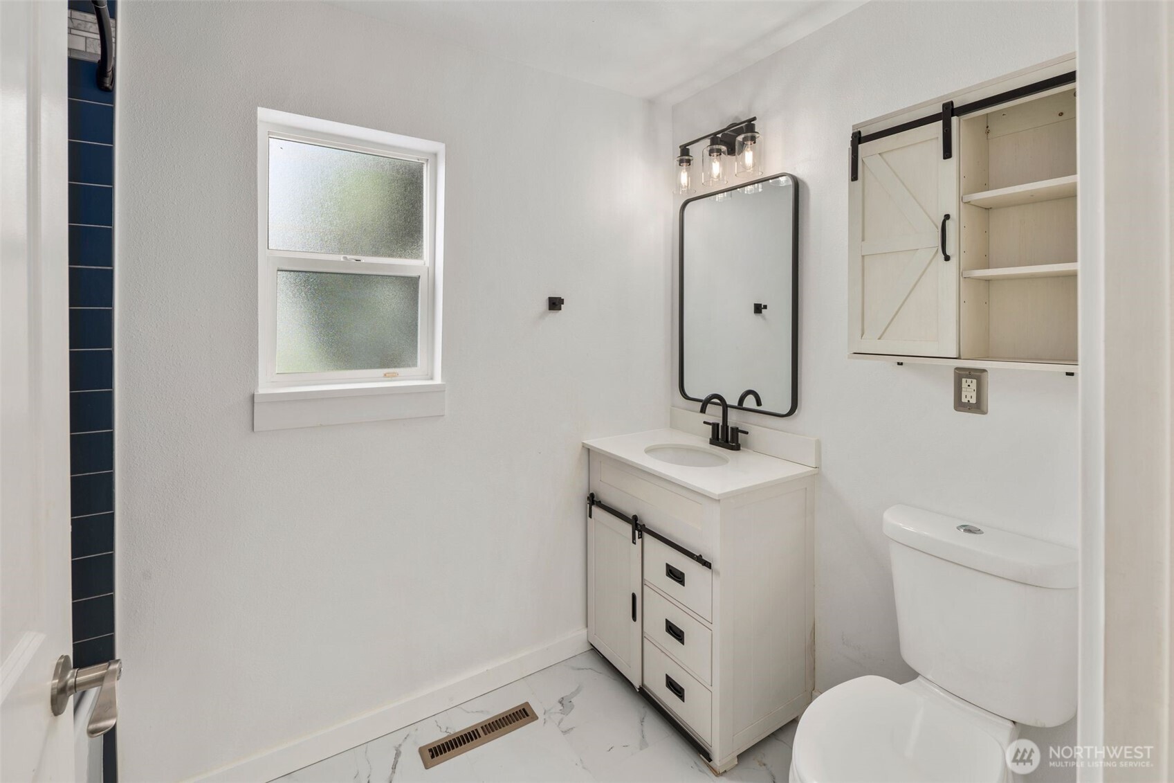 2033 E Wright Avenue Property Photo 5