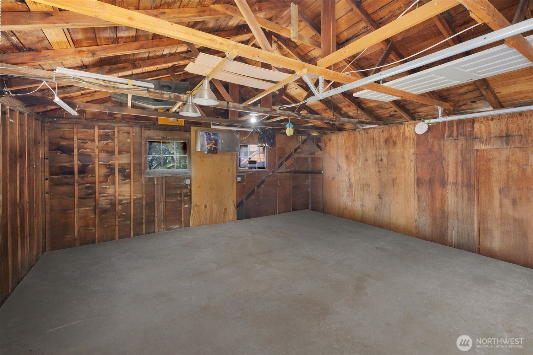 2033 E Wright Avenue Property Photo 18