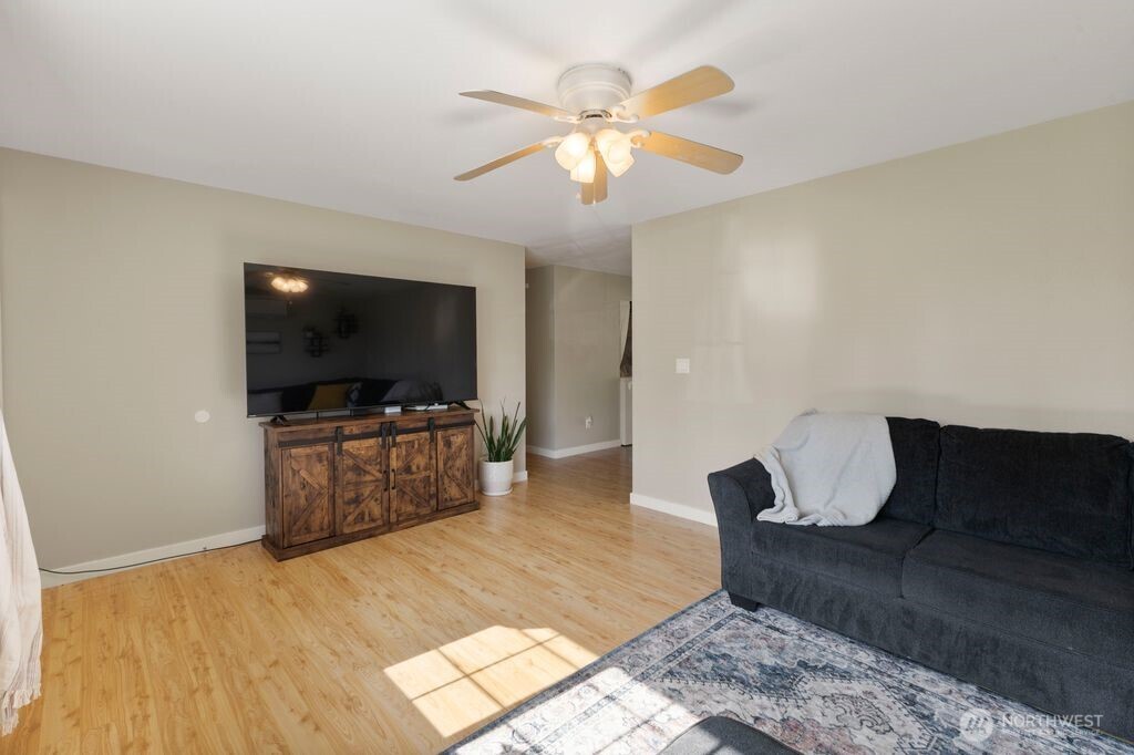 15506 11th Avenue Ct Property Photo 4