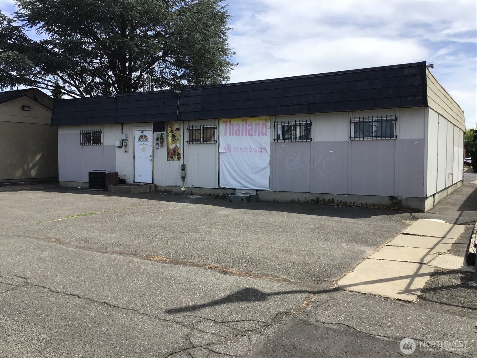 412 S 12th Avenue Property Photo 2