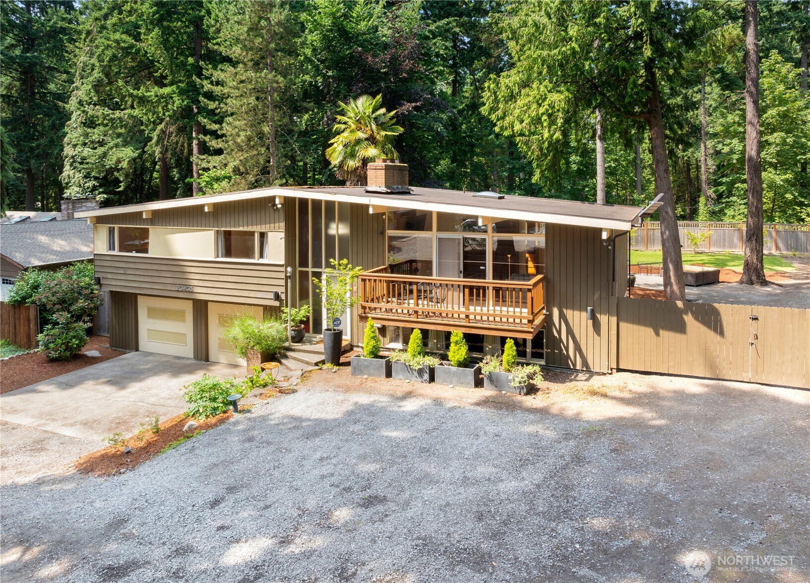 20405 1st Avenue Property Photo 1