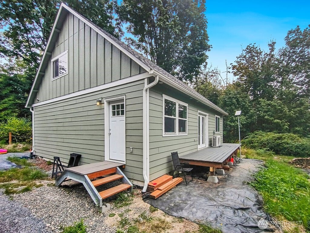 2927 Youngs Road Property Photo 1