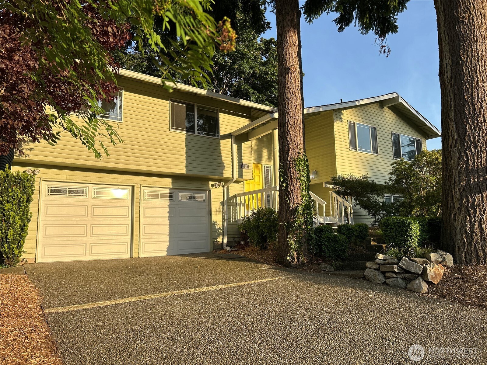 15667 Se Fairwood Boulevard Property Photo 1