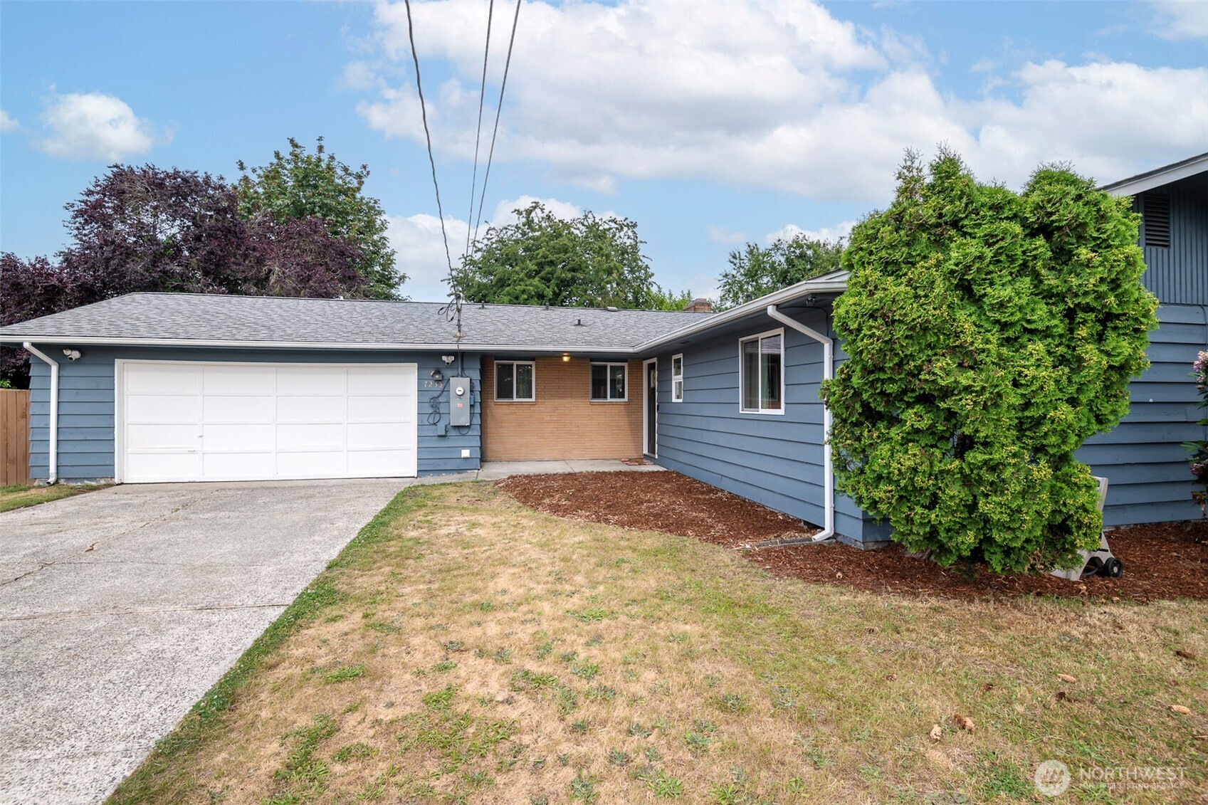 7233 S Sheridan Property Photo 2