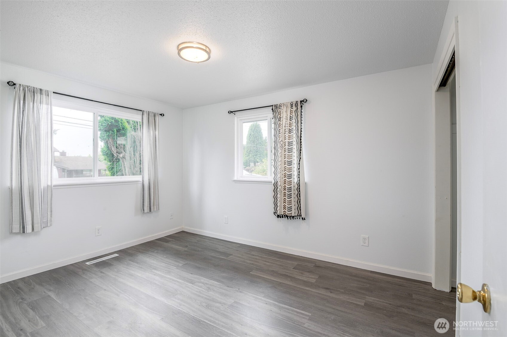 7233 S Sheridan Property Photo 16