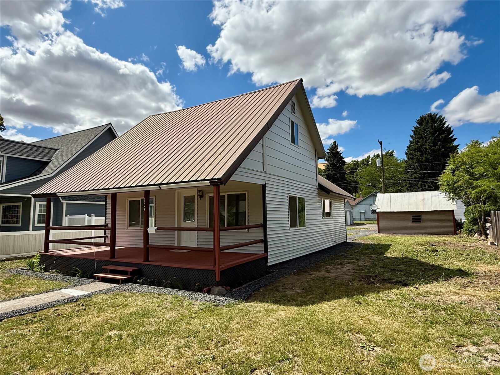 107 E Richmond Avenue Property Photo 1