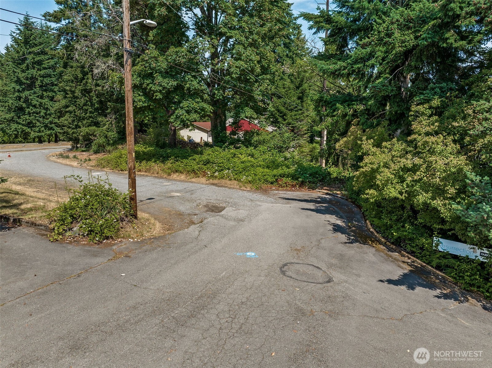 206 1st Place Property Photo 4