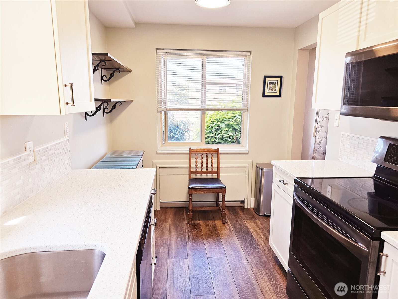 901 N Forest Street 109 Property Photo 17