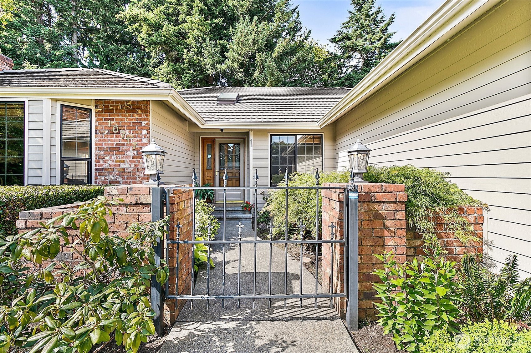 10717 27th Street Ct Property Photo 4