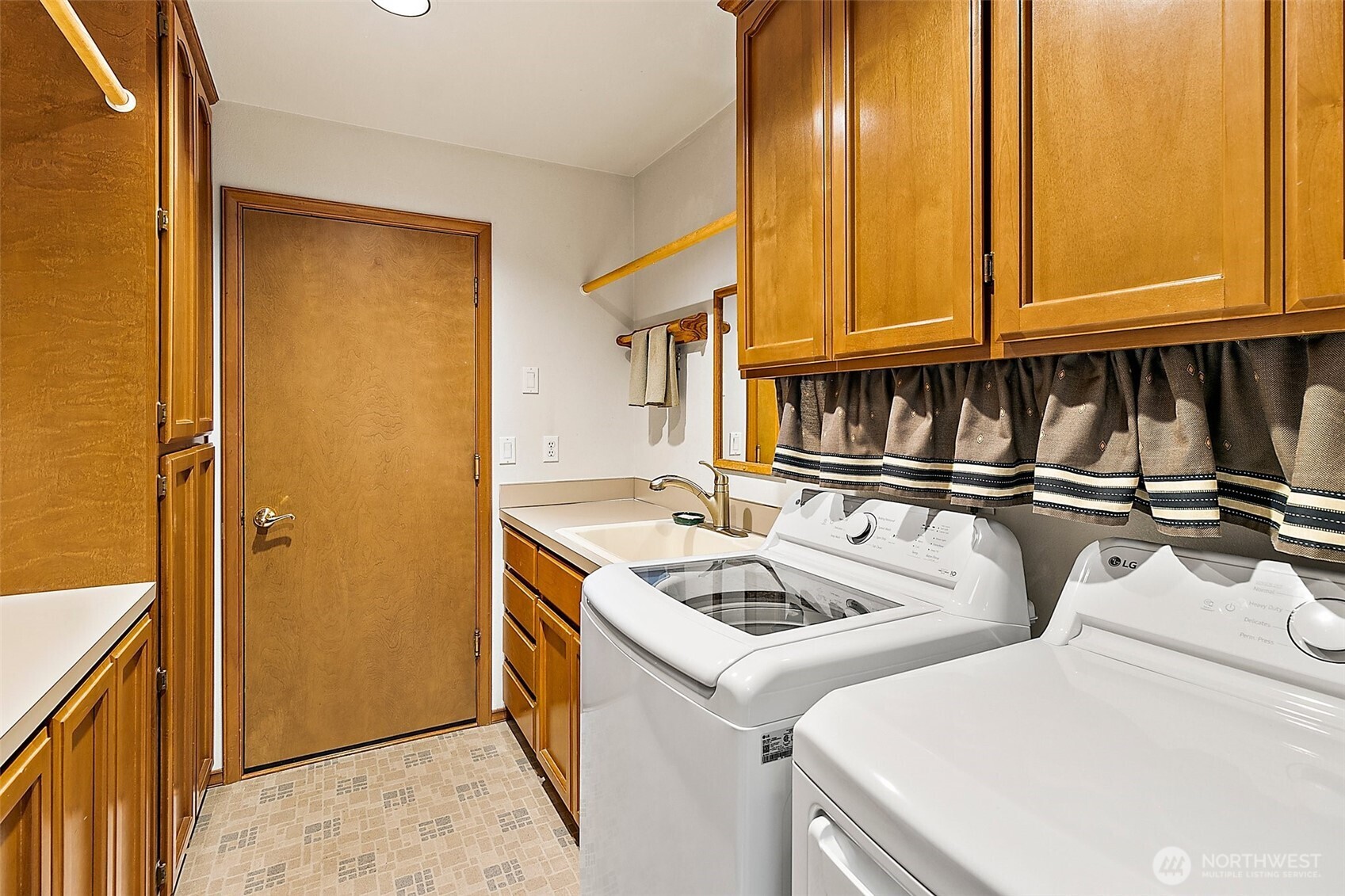 10717 27th Street Ct Property Photo 28