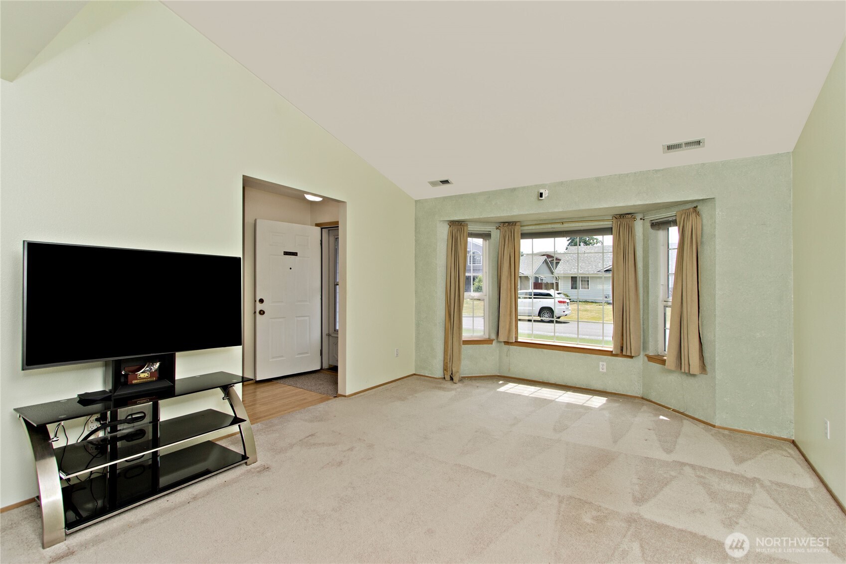 9927 140th St Ct E Property Photo 4