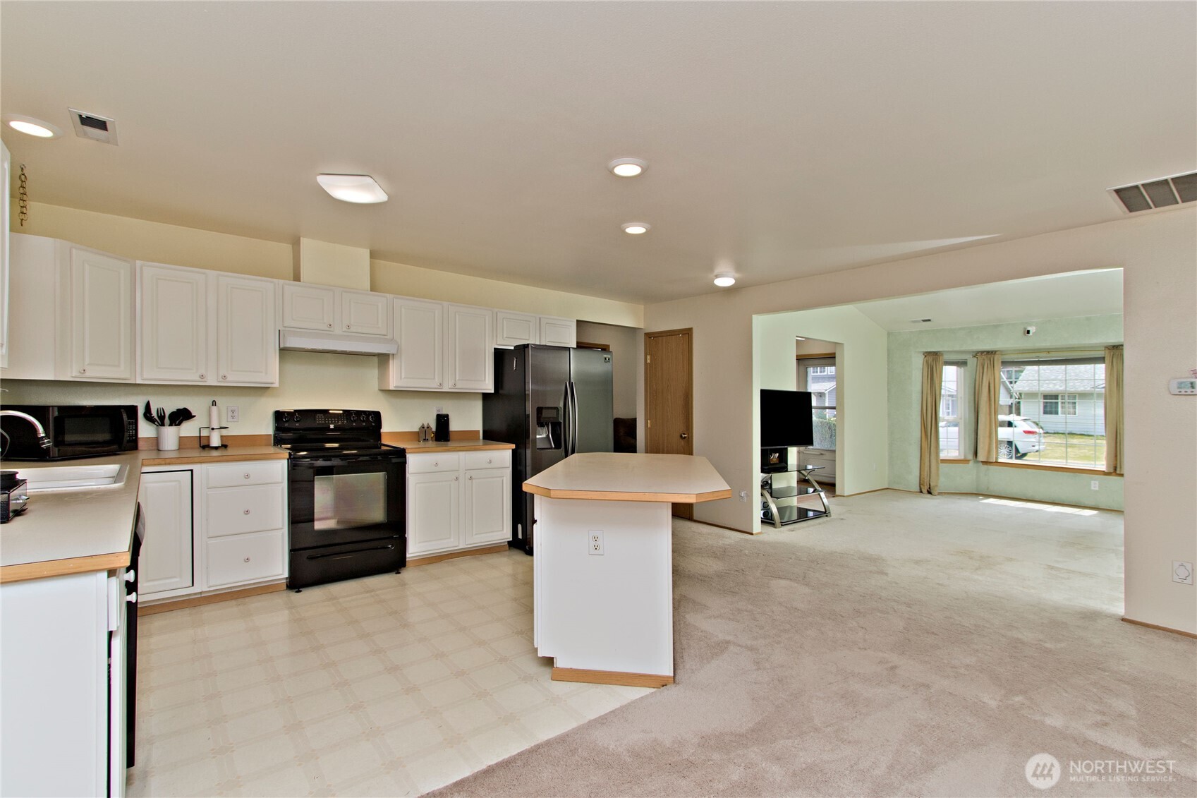9927 140th St Ct E Property Photo 6