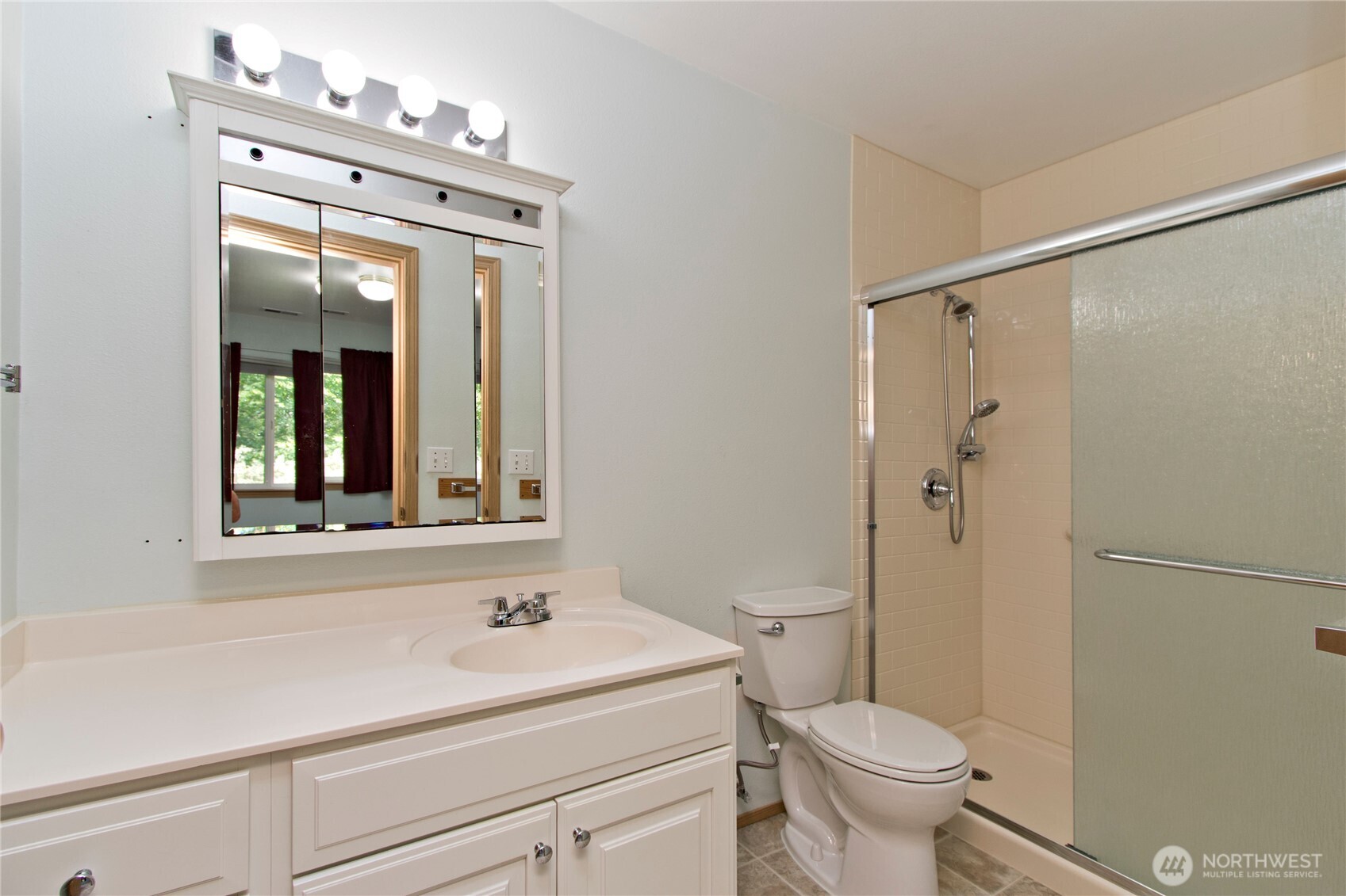 9927 140th St Ct E Property Photo 11