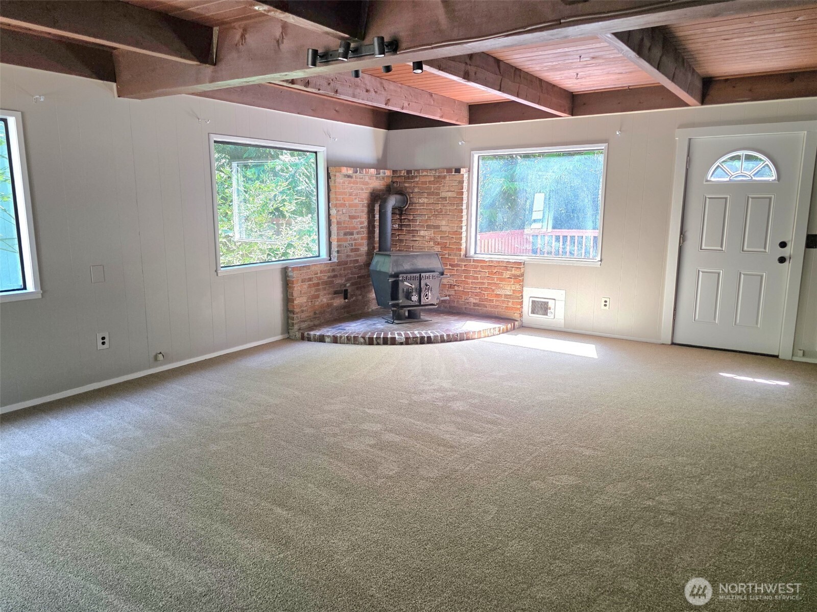 22635 Brookside Court Property Photo 8